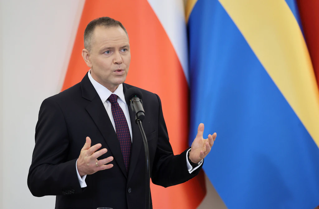 Polonya cumhurbaşkanı AB'nin yeniden silahlanma kredilerini engelledi