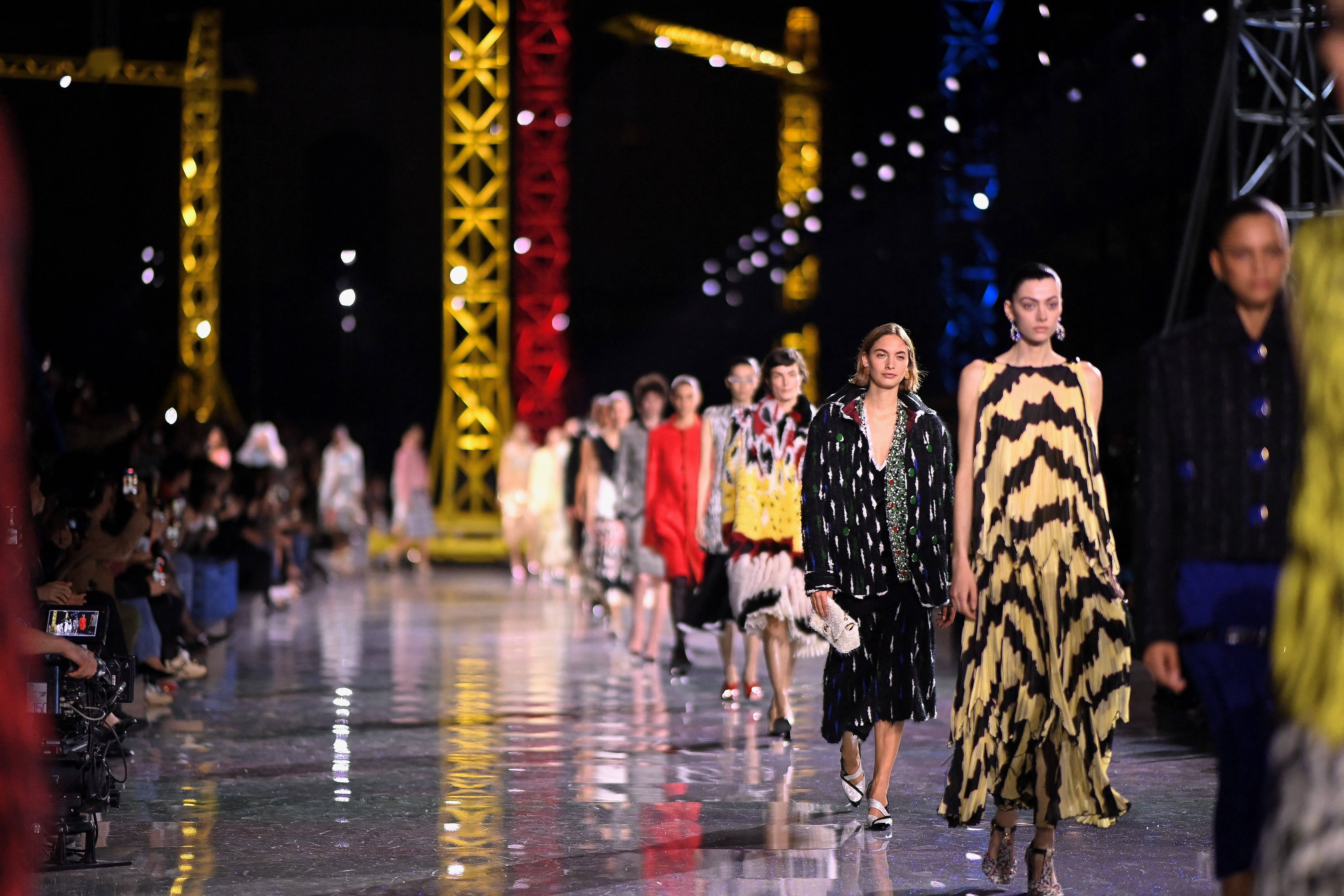 Paris Fashion Week: Die Mode kehrt der Welt den Rücken