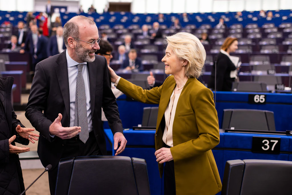Von der Leyens Mehrheit wankt: EU-Parteien treffen sich zum Krisen-Dinner