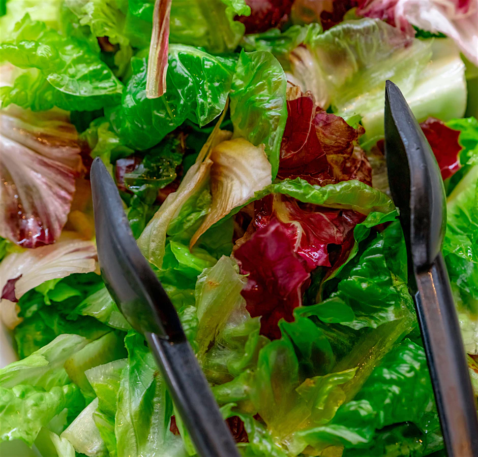 Die Freuden des Supermarkt-Salatbüfetts sind getrübt