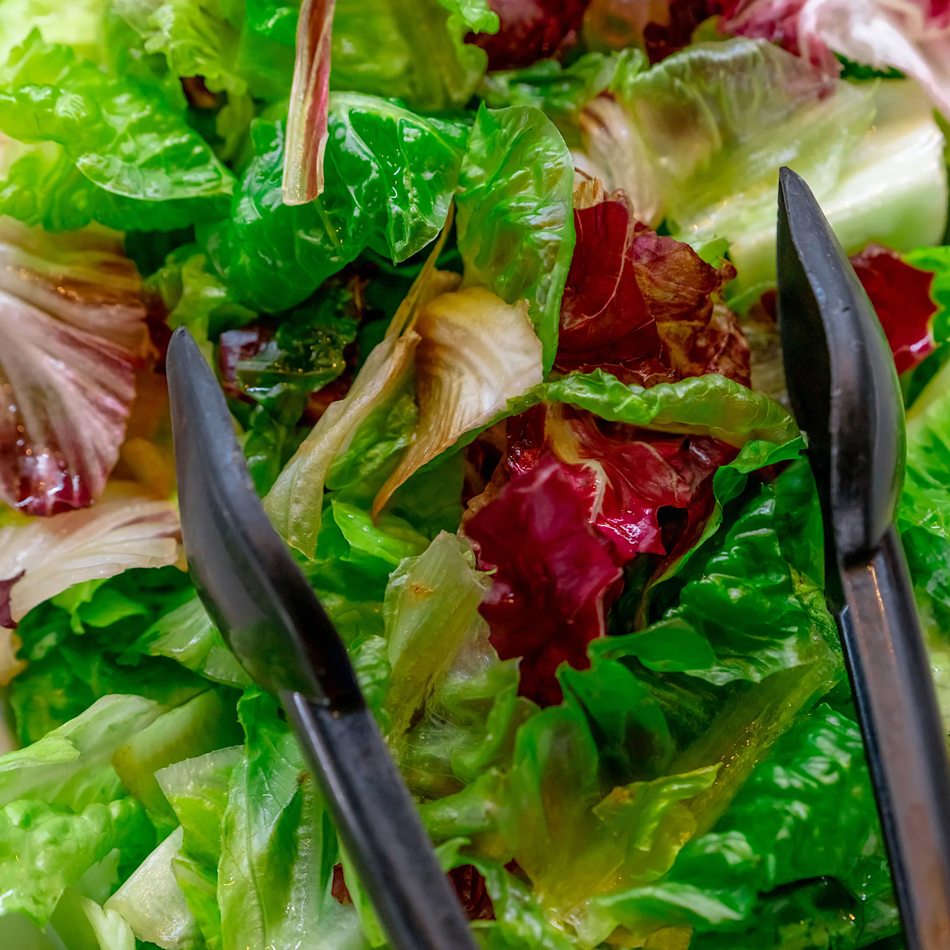 Korinthenkacker am Salatbüfett: Wenn einem die Rewe-Mitarbeiterin eins auf den Deckel gibt