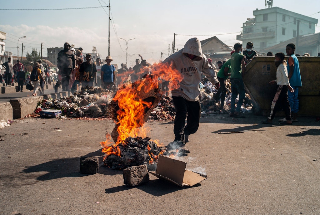Geçici Başkan Randrianirina başbakanı ve kabinenin tamamını görevden aldı