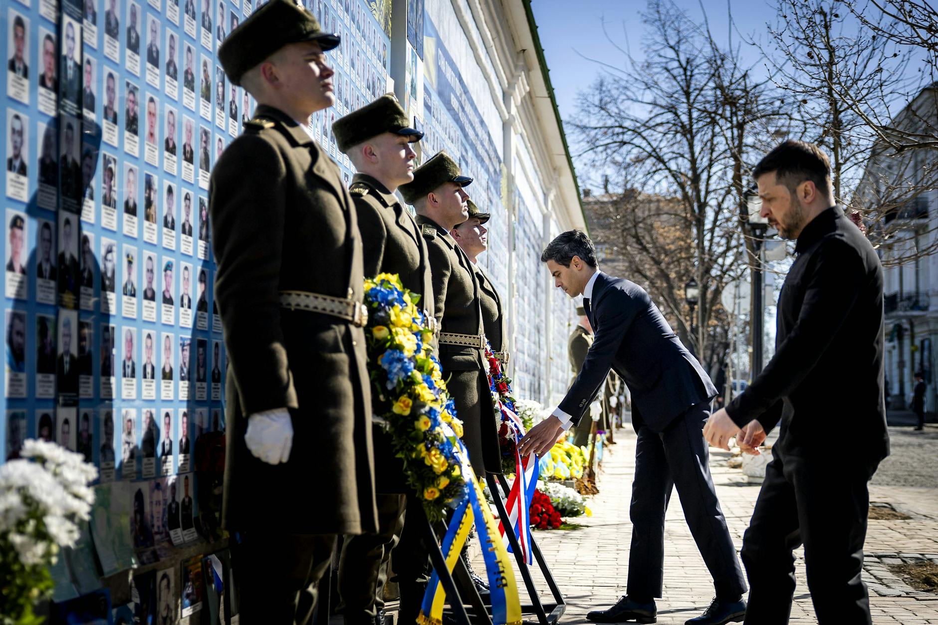 Wolodymyr Selenskyj versucht, trotz der Iran-Krise die Aufmerksamkeit der USA auf die Ukraine zu lenken.