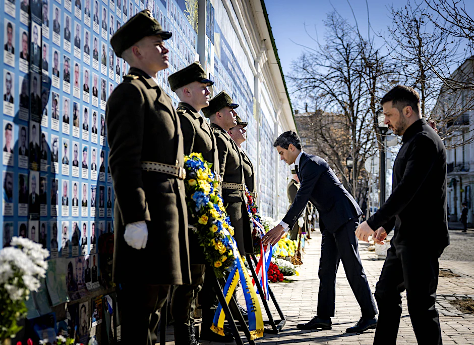 Wolodymyr Selenskyj versucht, trotz der Iran-Krise die Aufmerksamkeit der USA auf die Ukraine zu lenken.