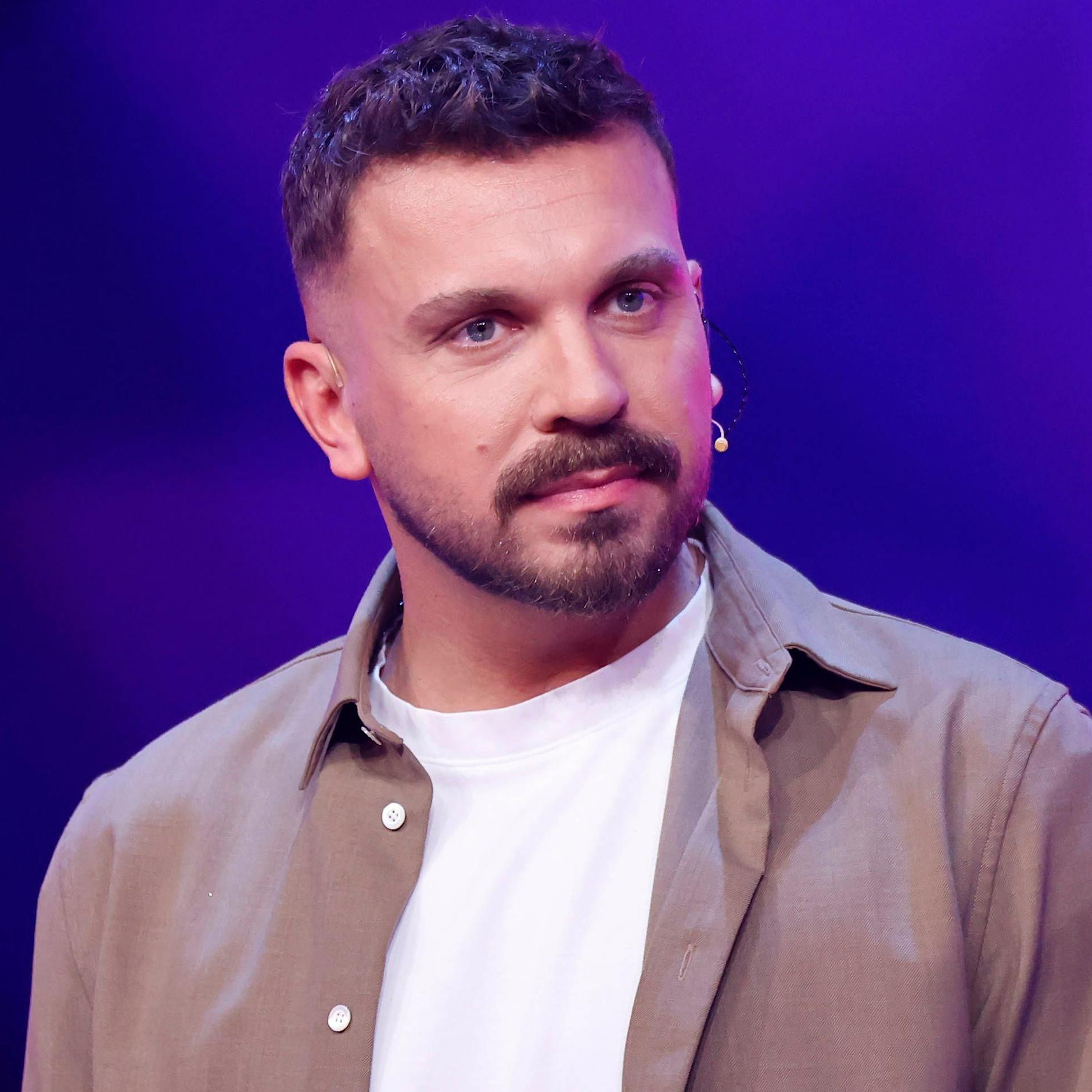 „Tatort“-Star lästert über Kollegen und harte Stunts