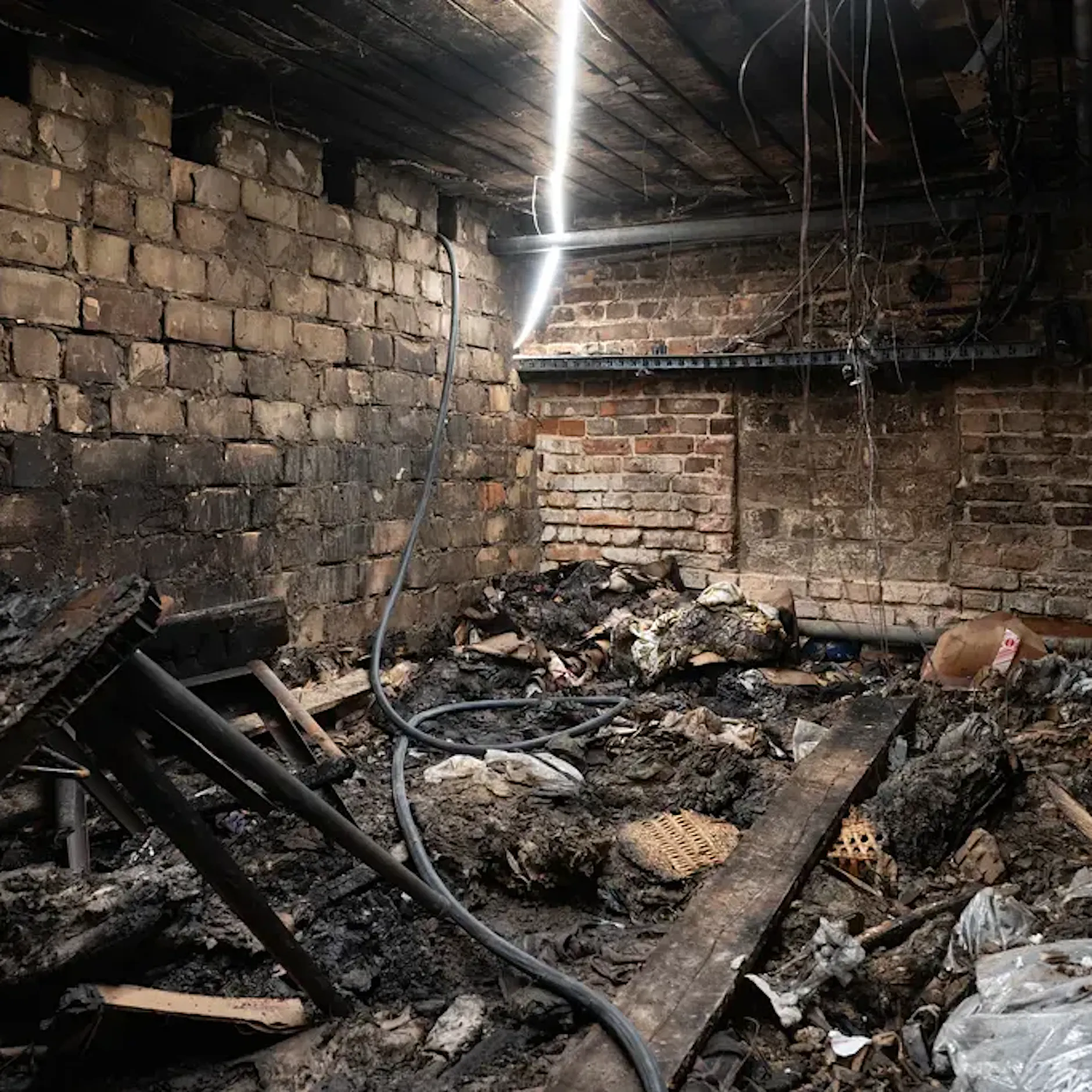 Nach Brand in Prenzlauer Berg: Wohnungslose Mieter kämpfen um ihr Zuhause