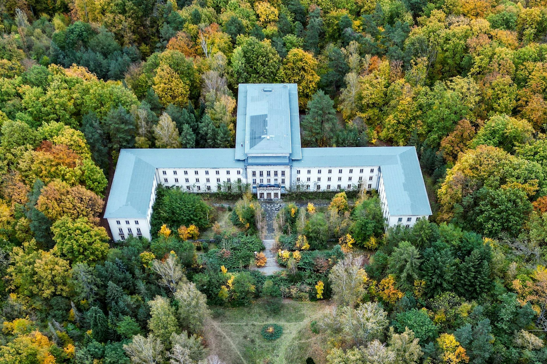Das Bogensee-Areal vefällt seit Jahren.