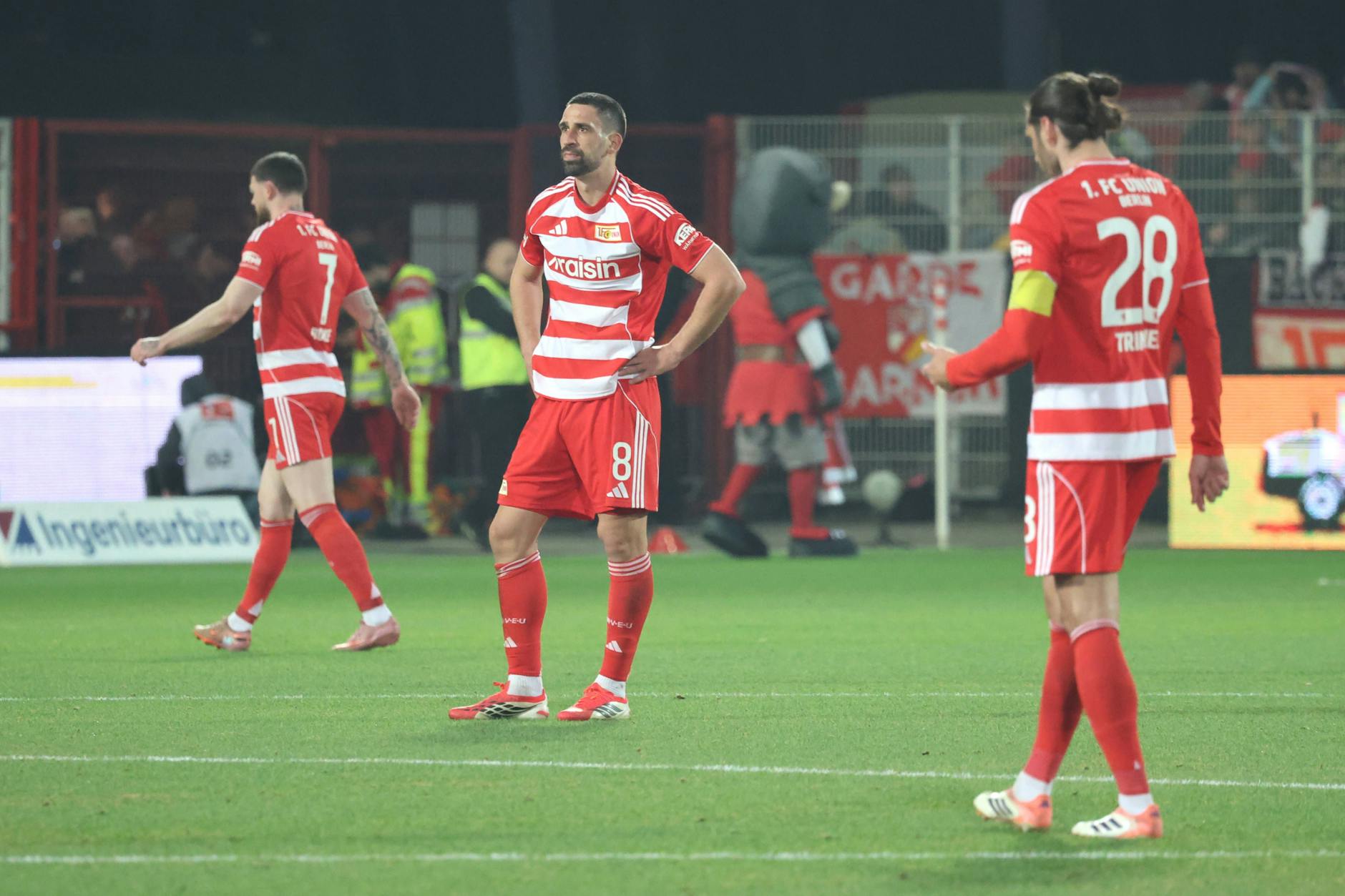 Rani Khedira und Christopher Trimmel haben beim 1. FC Union Berlin schon viel erlebt. Die aktuelle Krise macht nicht nur den Fans große Sorgen.