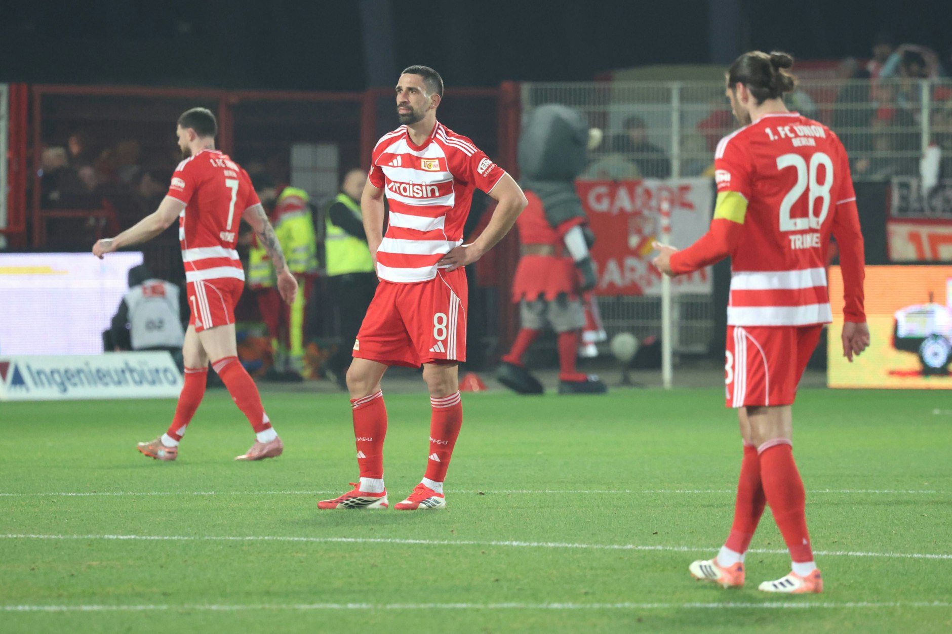 Rani Khedira und Christopher Trimmel haben beim 1. FC Union Berlin schon viel erlebt. Die aktuelle Krise macht nicht nur den Fans große Sorgen.