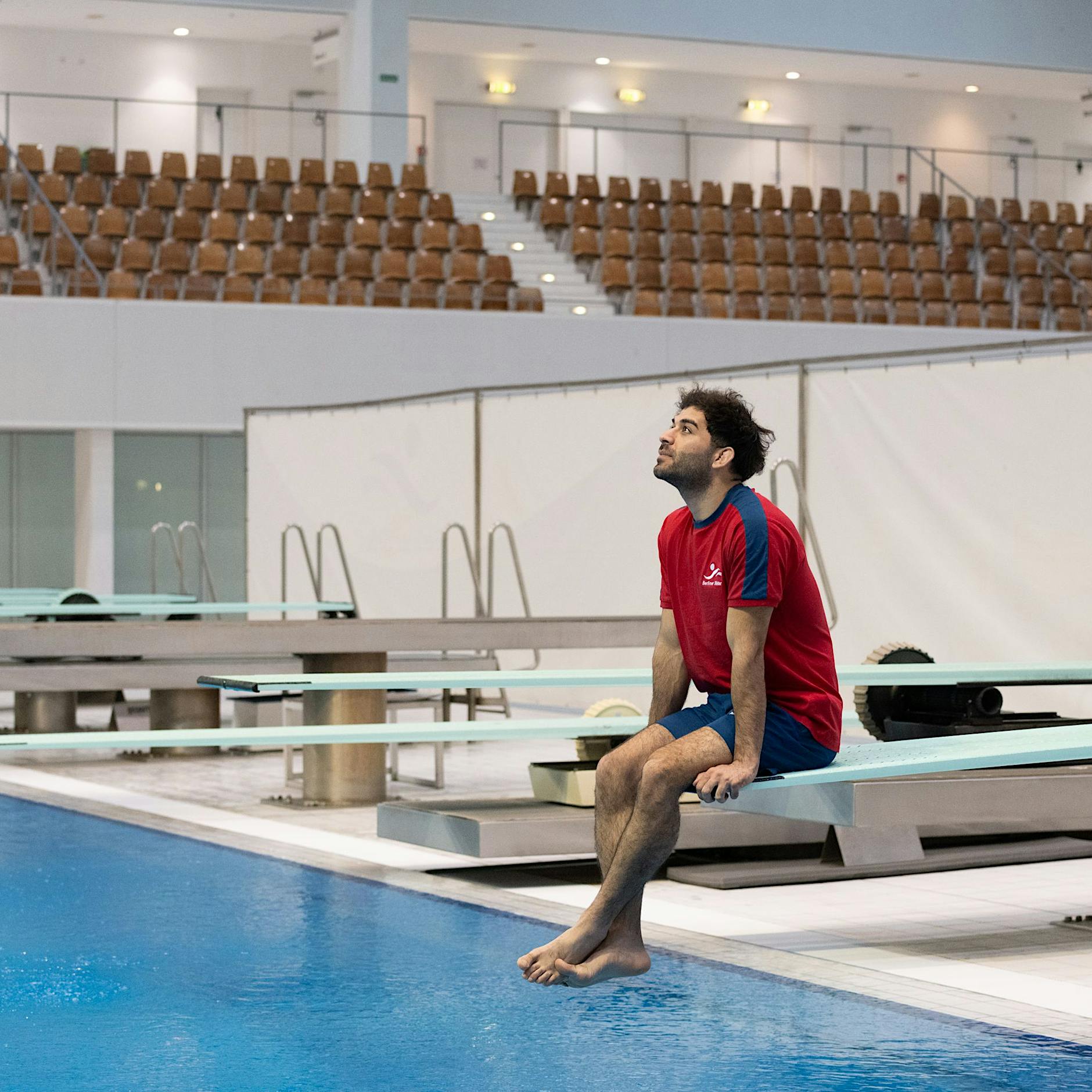 Armin vom Beckenrand: Wie ein persischer Held zwischen zwei Welten schwimmt