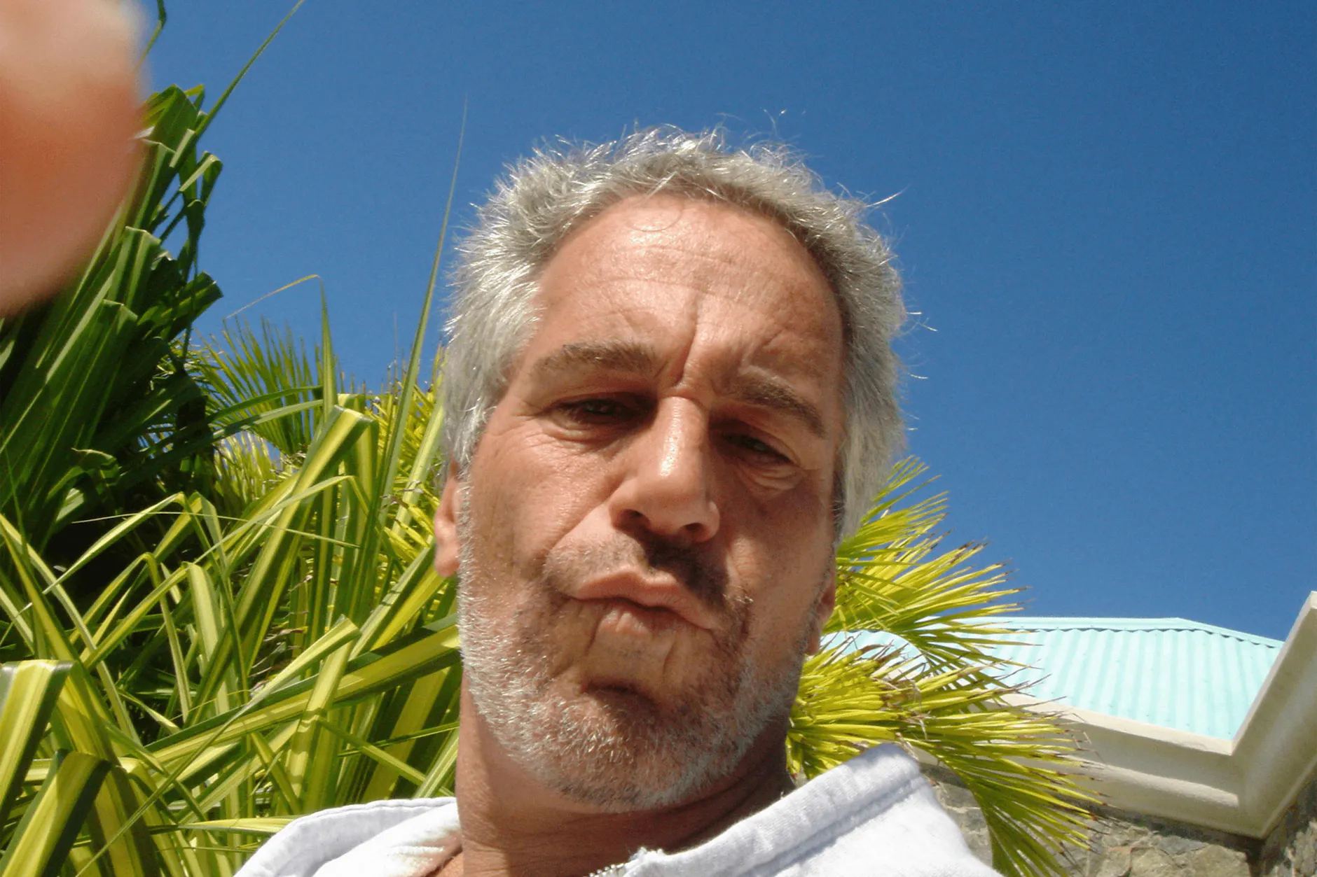 Wer nutzte das FedEx-Konto von Sexualstraftäter Jeffrey Epstein?