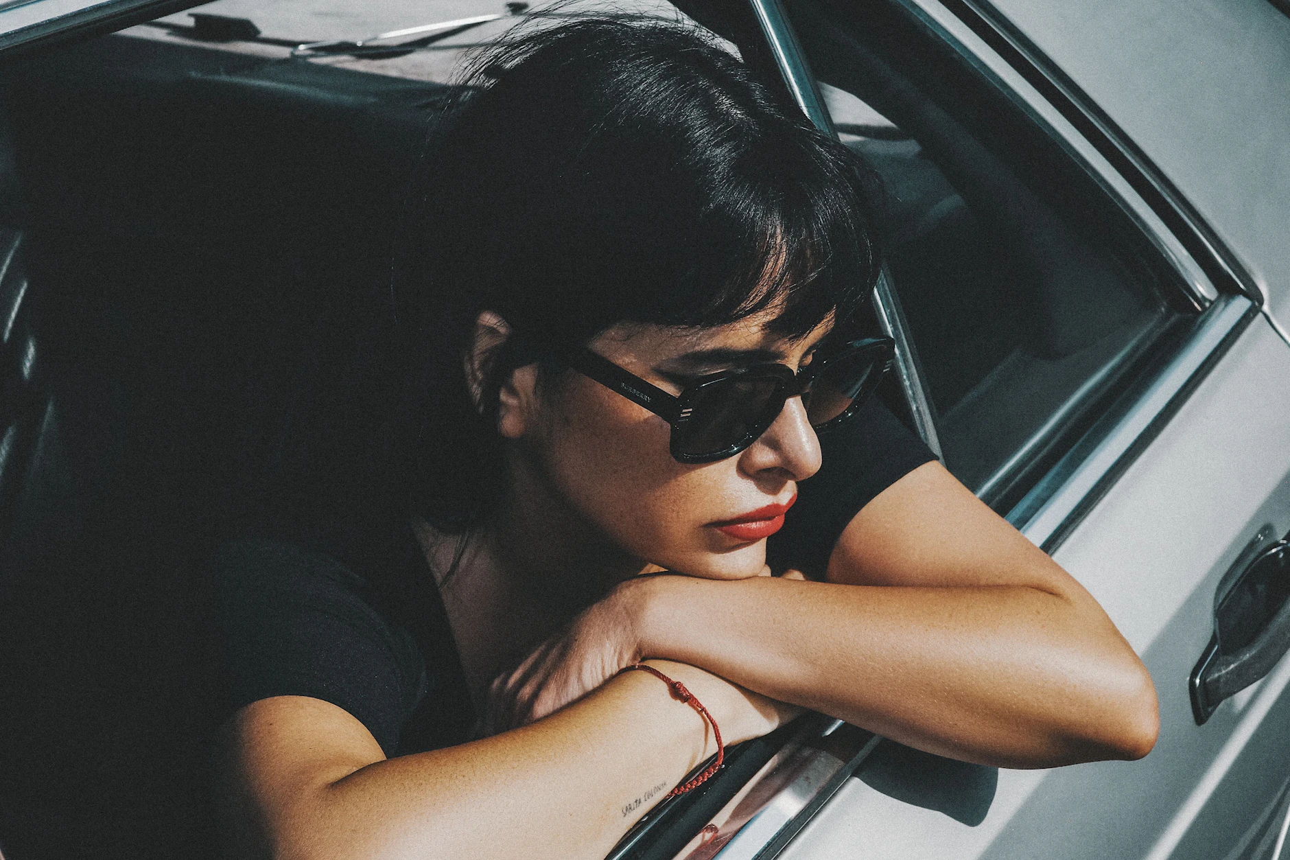 „Ich glaube, in der Stille liegt ebenfalls Musik“: Sofia Kourtesis