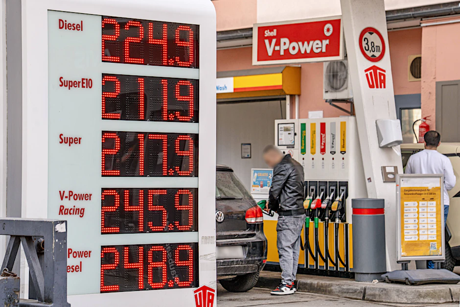 Preisschock an der Tankstelle: Der Diesel war diese Woche schon bei 2,24 Euro. Ein Ende ist offenbar noch lange nicht ins Sicht.