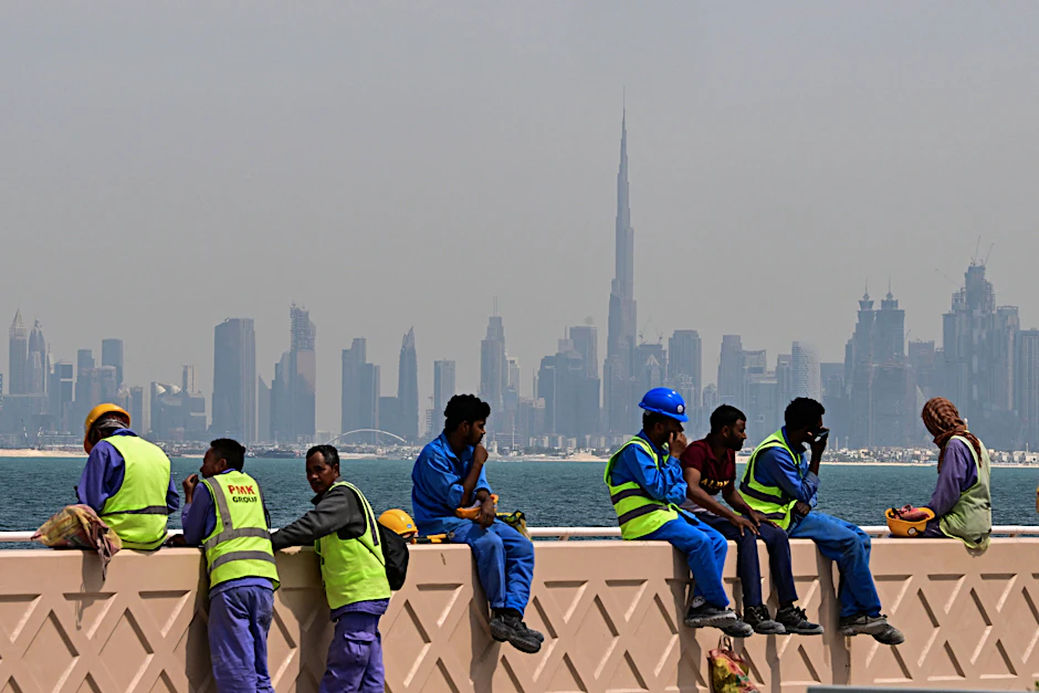 Dubai: Millionen asiatischer Gastarbeiter im Golf sichern mit ihren Überweisungen den Lebensunterhalt ihrer Familien.
