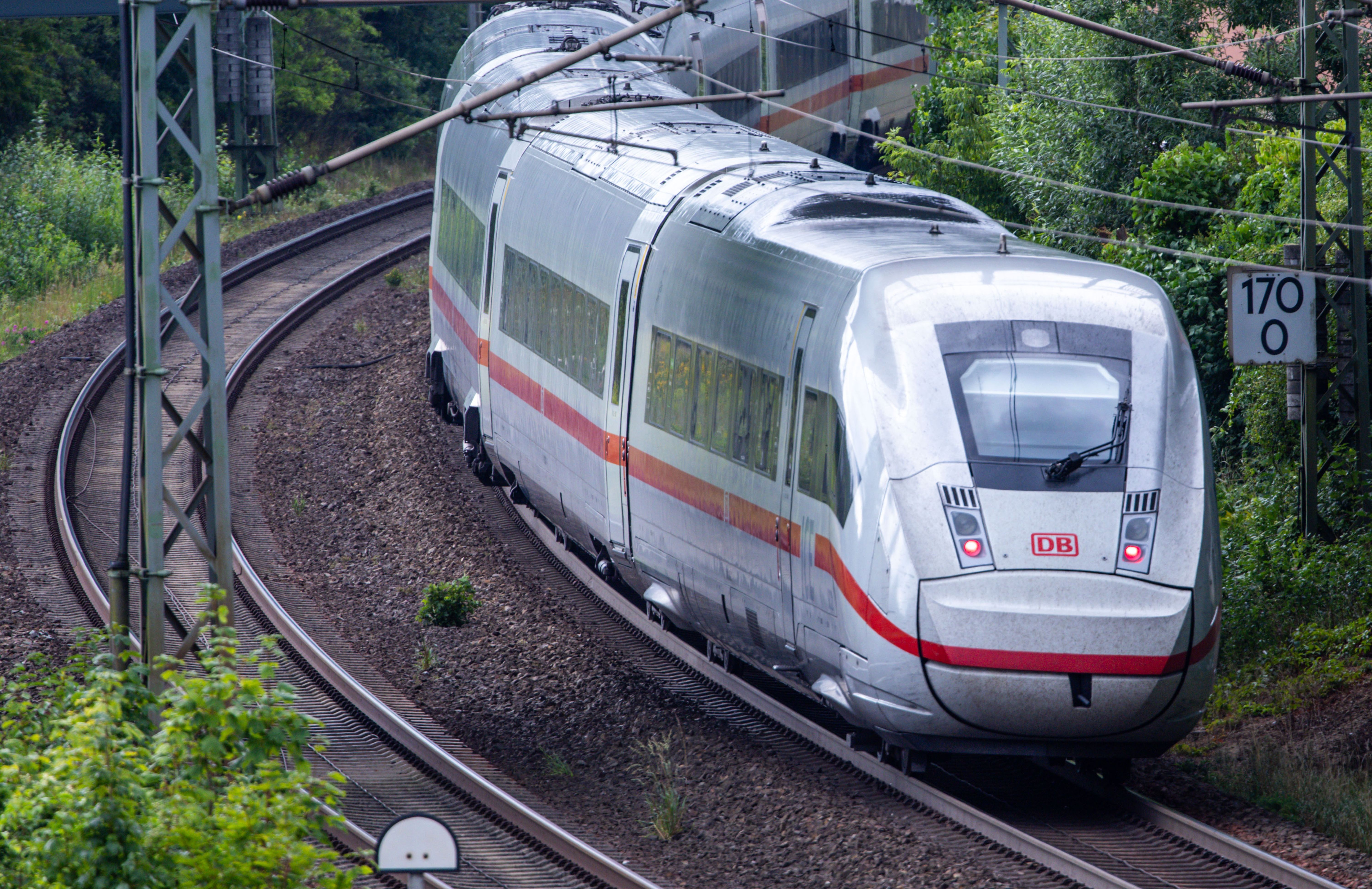 Image - Bahn nennt neuen Termin: Wann die Strecke Berlin - Hamburg wieder frei ist