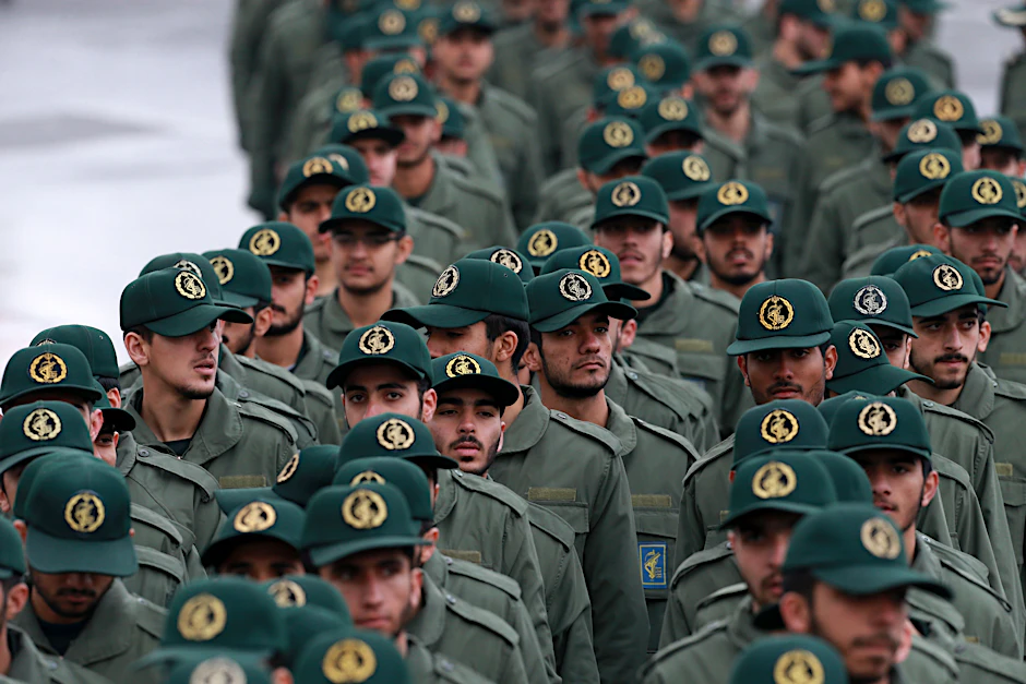 Tehran: Mitglieder der iranischen Revolutionsgarde kommen zu einer Zeremonie.