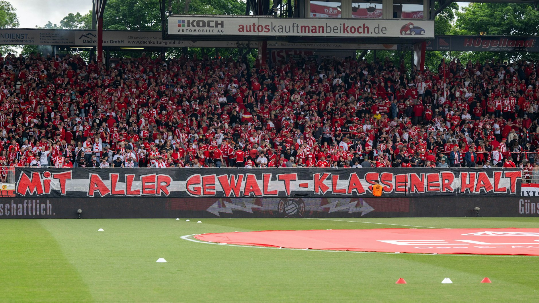 Auf seine Fans kann sich der 1. FC Union Berlin besonders dann verlassen, wenn den Eisernen das Wasser bis zum Hals steht.