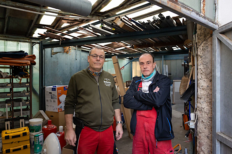 Thomas Fischer (v. l.) und Udo Schulze sind Handwerker aus Leidenschaft: Viel zu oft fühlen sie sich gegängelt.