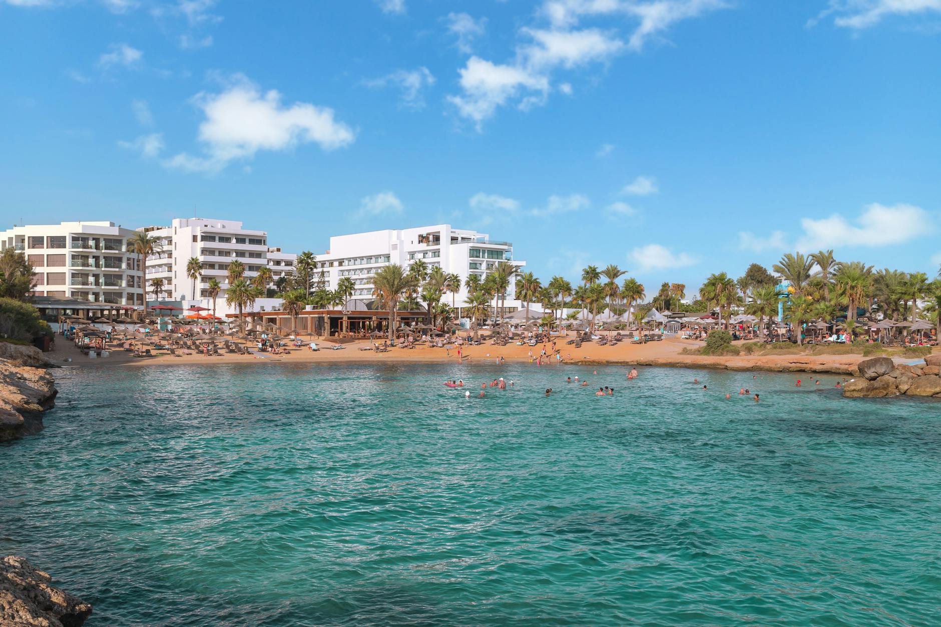 Drohnen über Mittelmeerinsel verunsichern diesen Urlauber