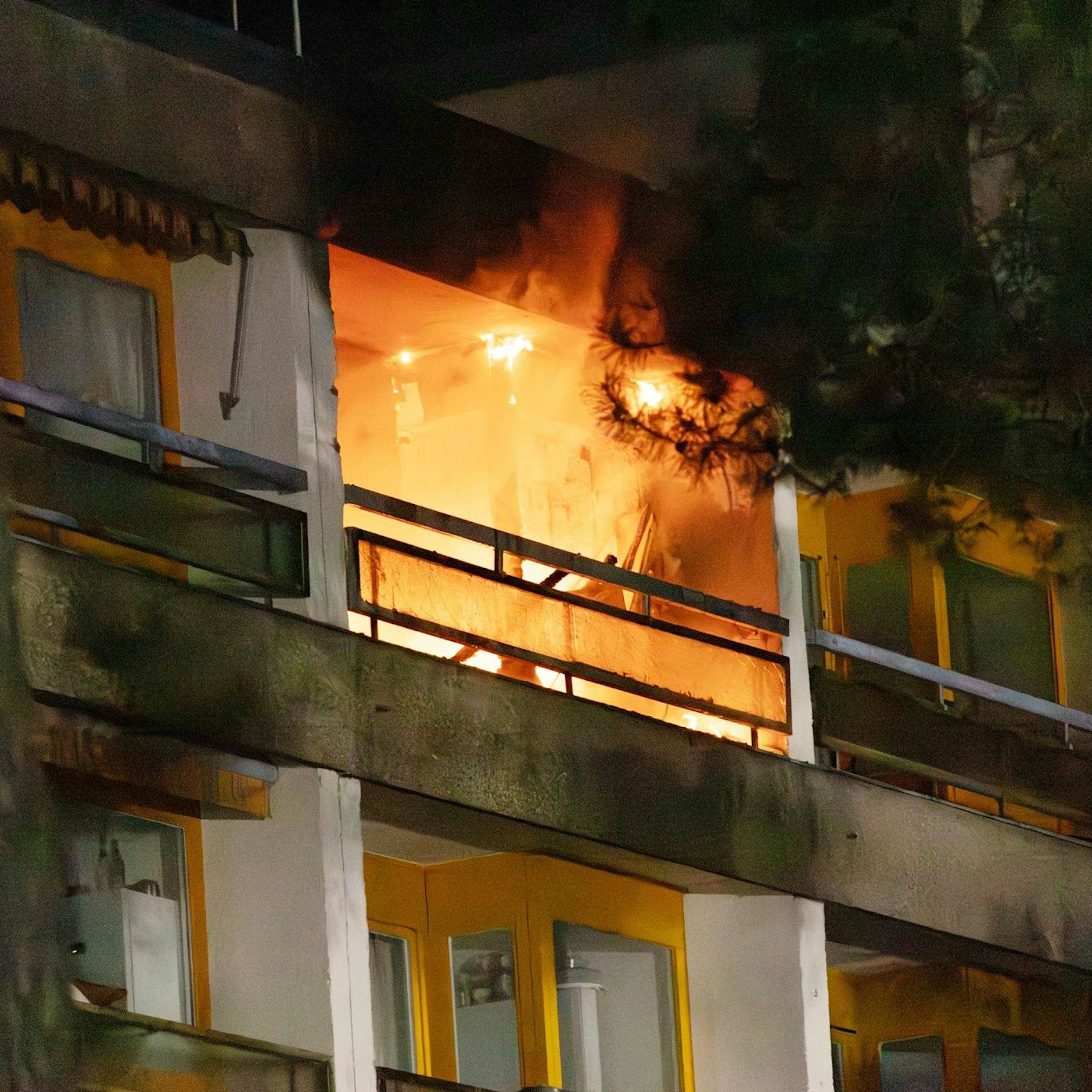 Drama in Spandau: Lebensgefährlicher Brand in Pflegeeinrichtung!