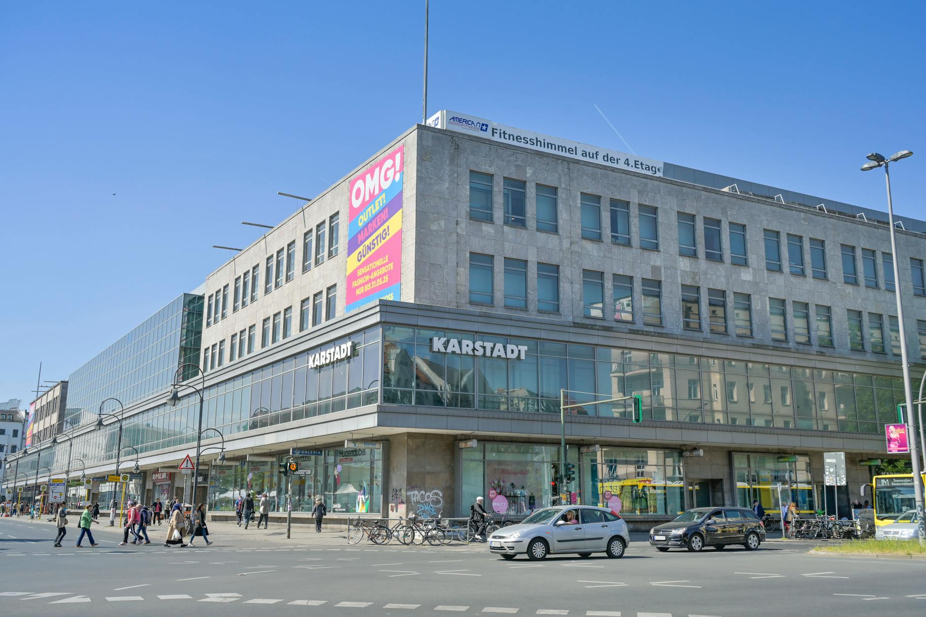 Das Galeria Karstadt am Hermannplatz und seine Mitarbeiter müssen auch um ihre Zukunft bangen.
