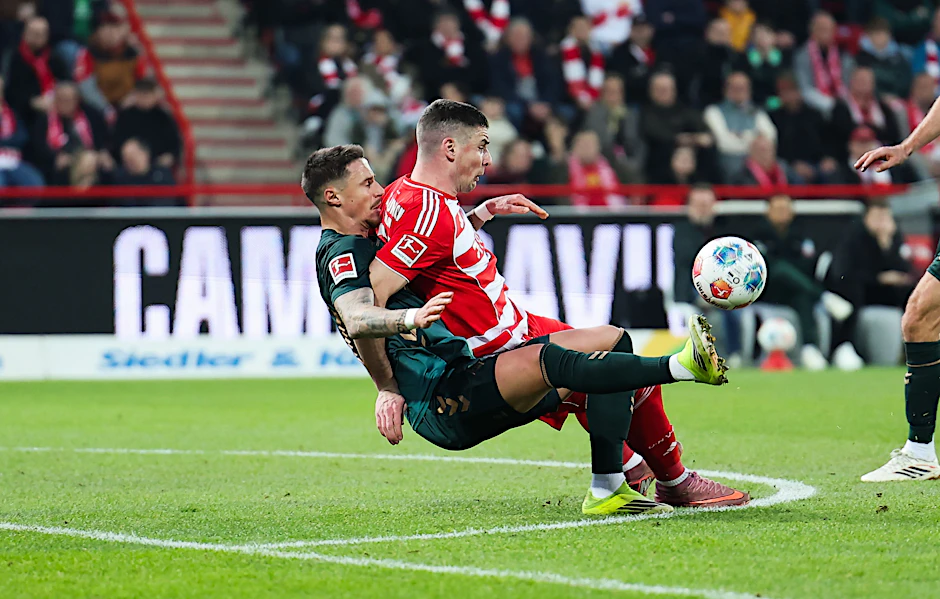 Fehlenden Einsatz konnte man Andrej Ilic (r.) auch bei der Niederlage gegen Werder Bremen nicht vorwerfen. Der Stürmer des 1. FC Union Berlin aber sucht weiter nach einem verlässlichen Partner an seiner Seite.