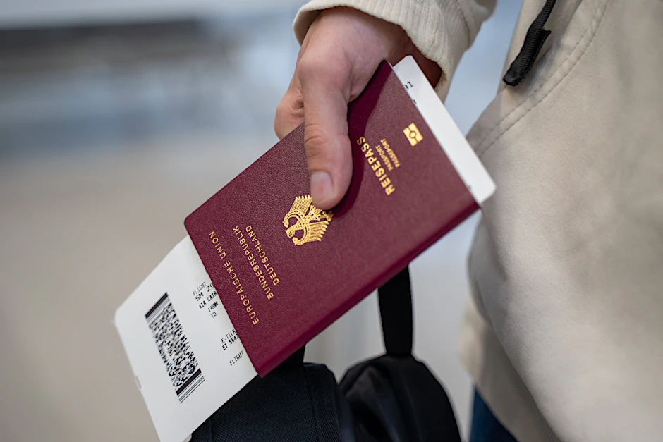 Ein deutscher Pass. Hierzulande kann der Geschlechtseintrag beim Standesamt geändert werden.