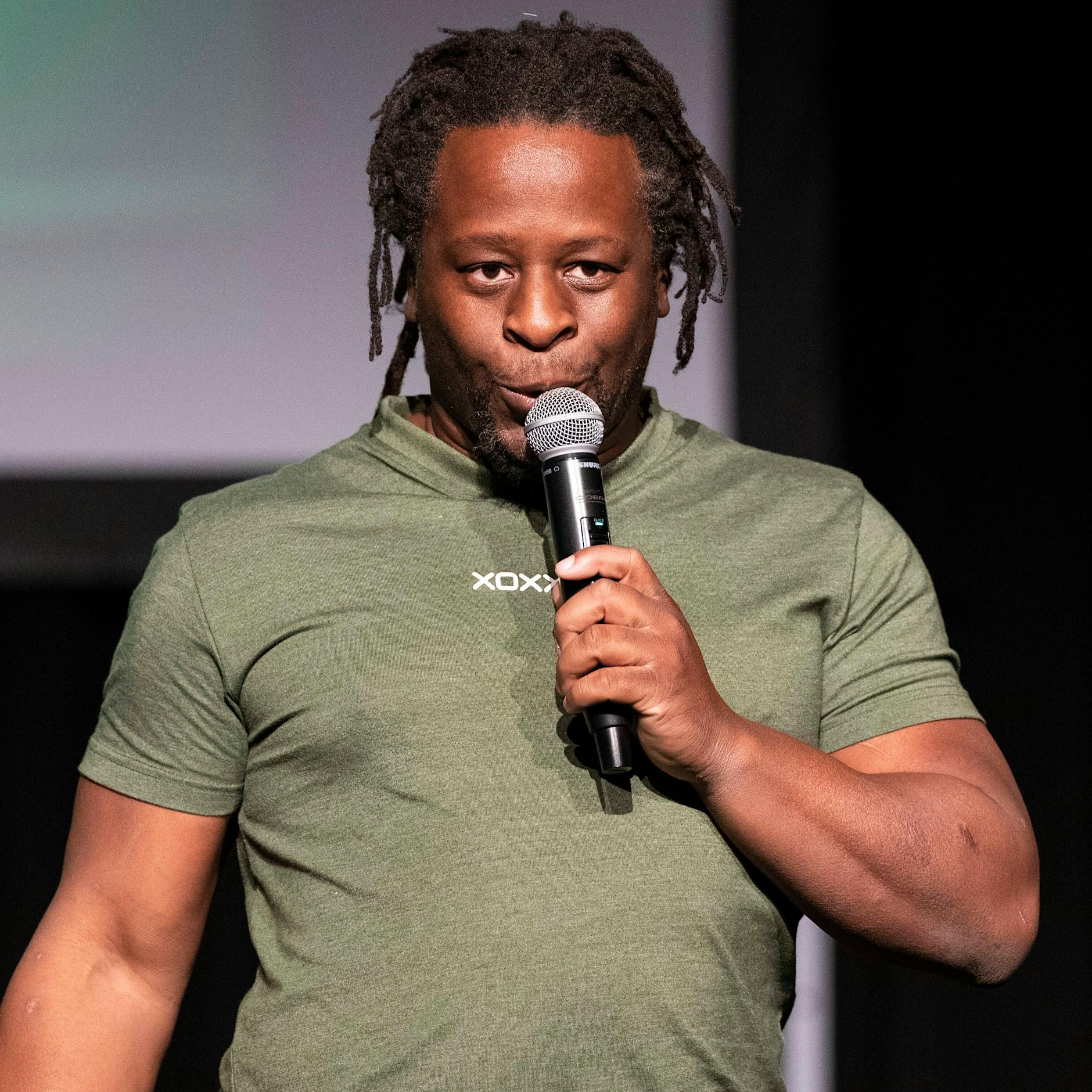 Bodyshaming‑Eklat: Mola Adebisi feuert zurück – jetzt wird’s dreckig