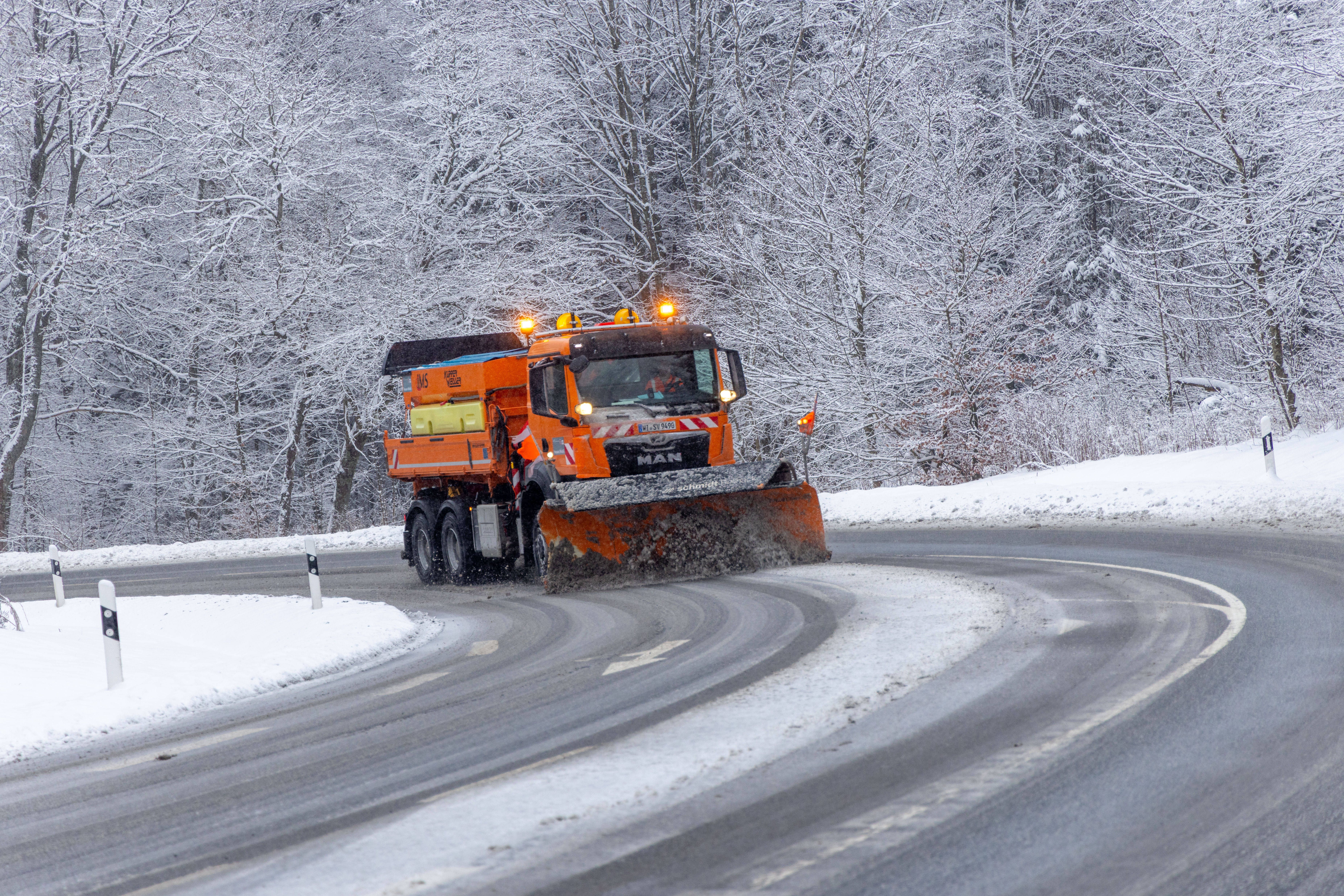 Schnee und Eiseskälte? Winter kommt wieder, Wetter vor dem Absturz!