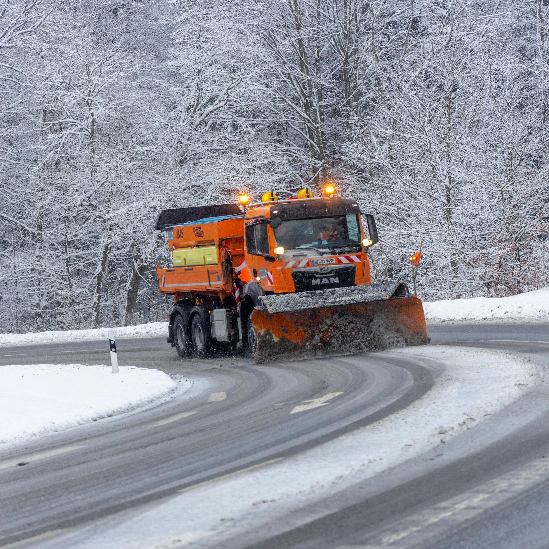 Schnee und Eiseskälte? Winter kommt wieder, Wetter vor dem Absturz!