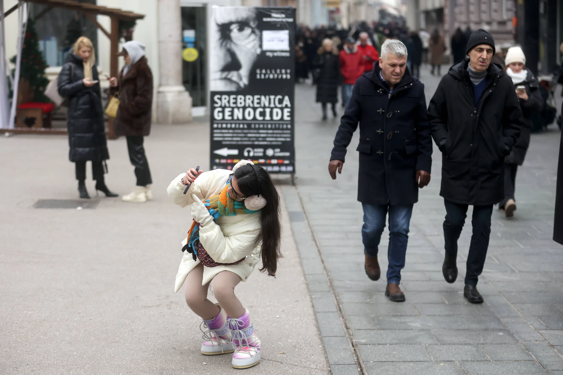 Wer als Tourist heute nach Sarajevo kommt, findet sich in einer quirligen balkanischen Großstadt wieder.