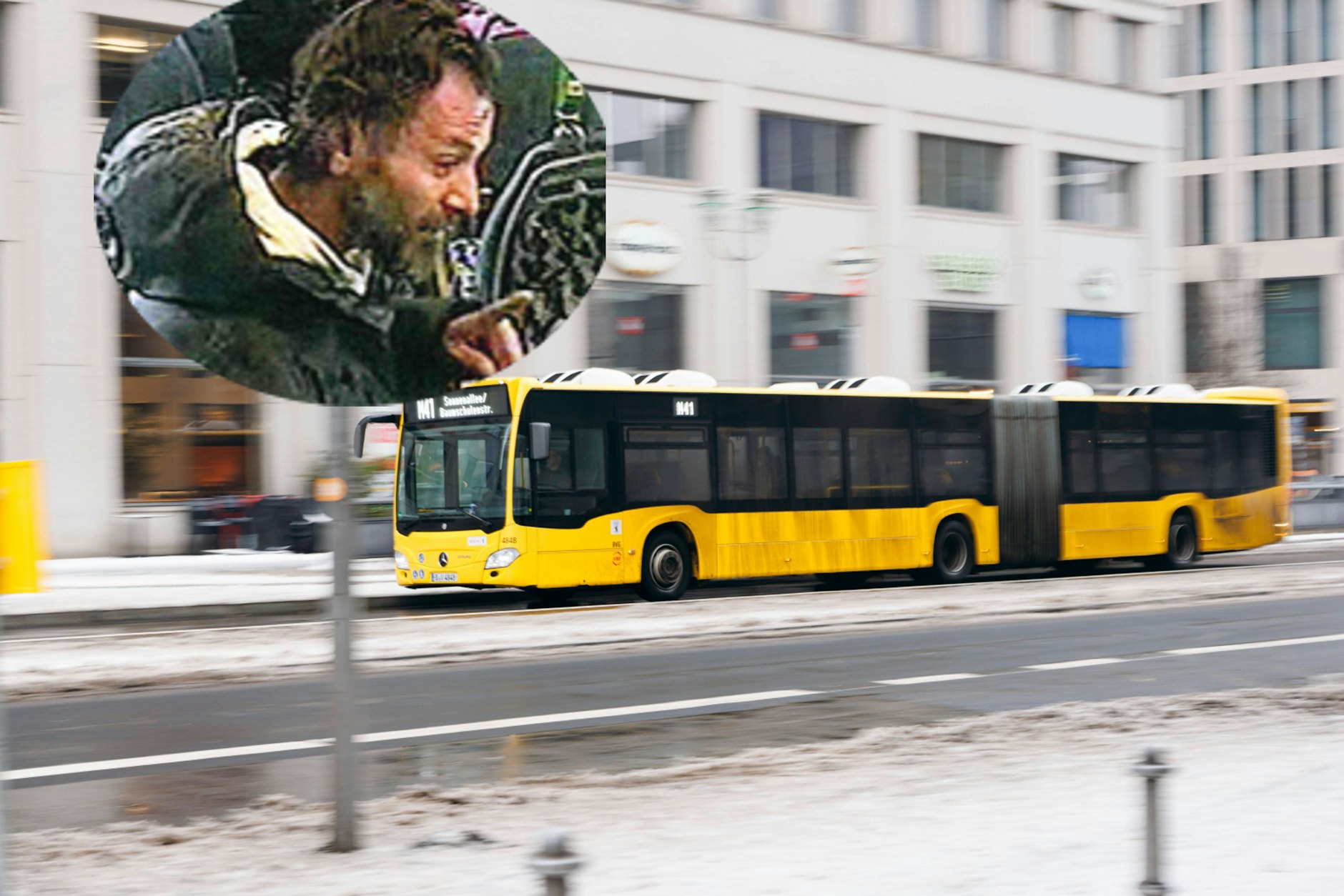 Dieser Mann soll in einem Bus einem 13-Jährigen ins Gesicht geschlagen haben.