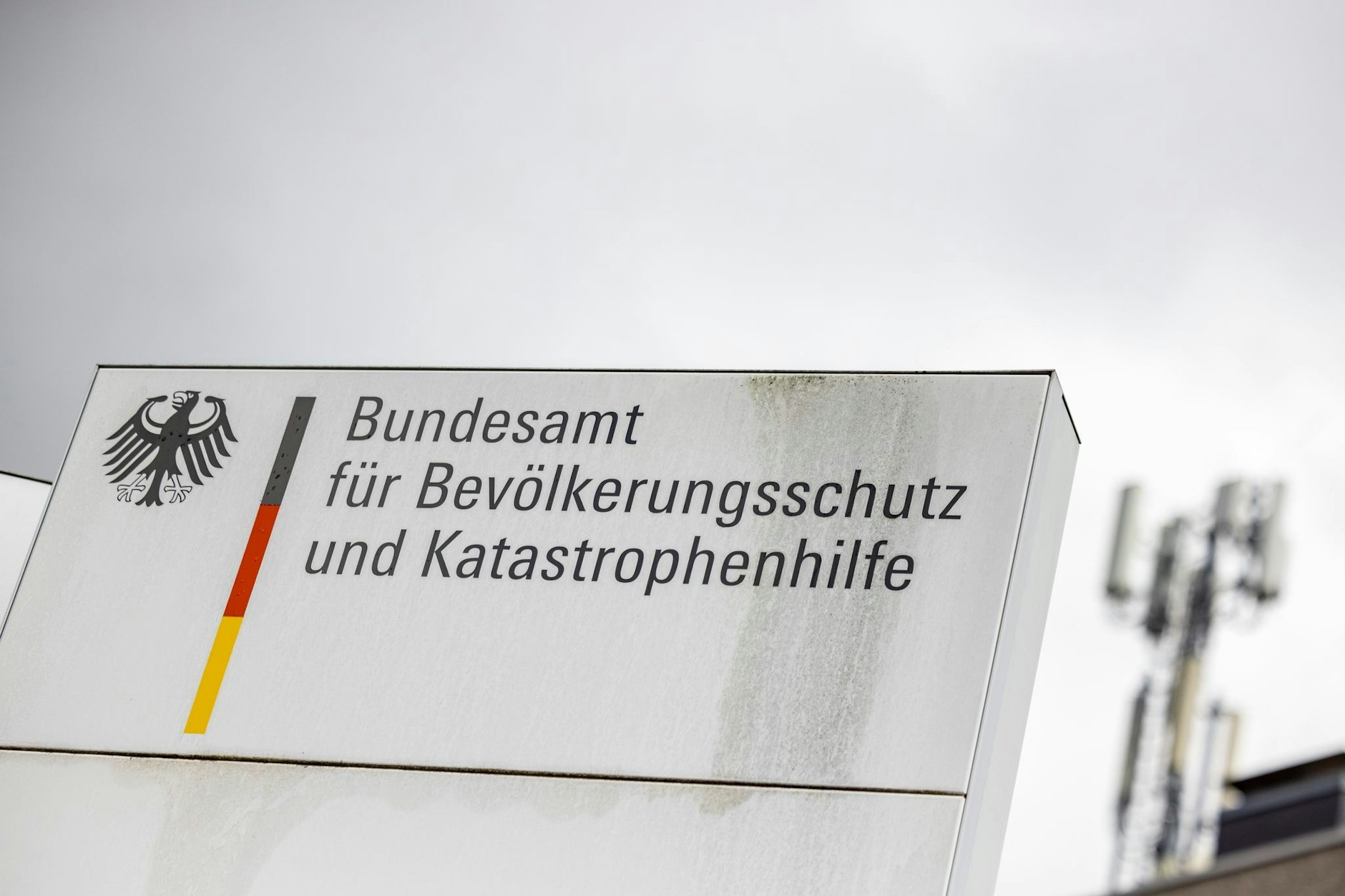 Das Bundesamt für Bevölkerungsschutz und Katastrophenhilfe (BBK) koordiniert in Deutschland zentrale Warnsysteme und informiert die Bevölkerung bei Katastrophen und Gefahrenlagen.