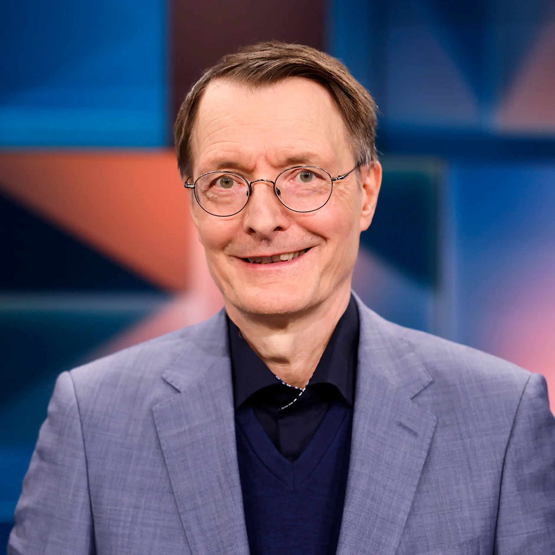 „Brauchen Jahrzehnte“: Lauterbach sieht Deutschland nicht in der Lage, AKWs zu bauen