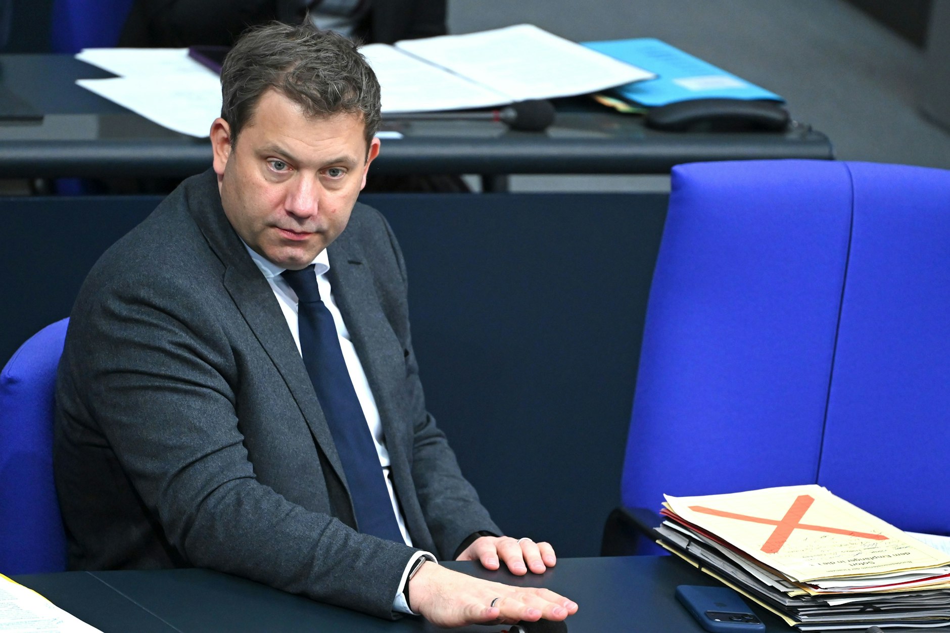 Finanzminister Lars Klingbeil (SPD) will Riester reformieren und plant ein neues Altersvorsorgedepot.