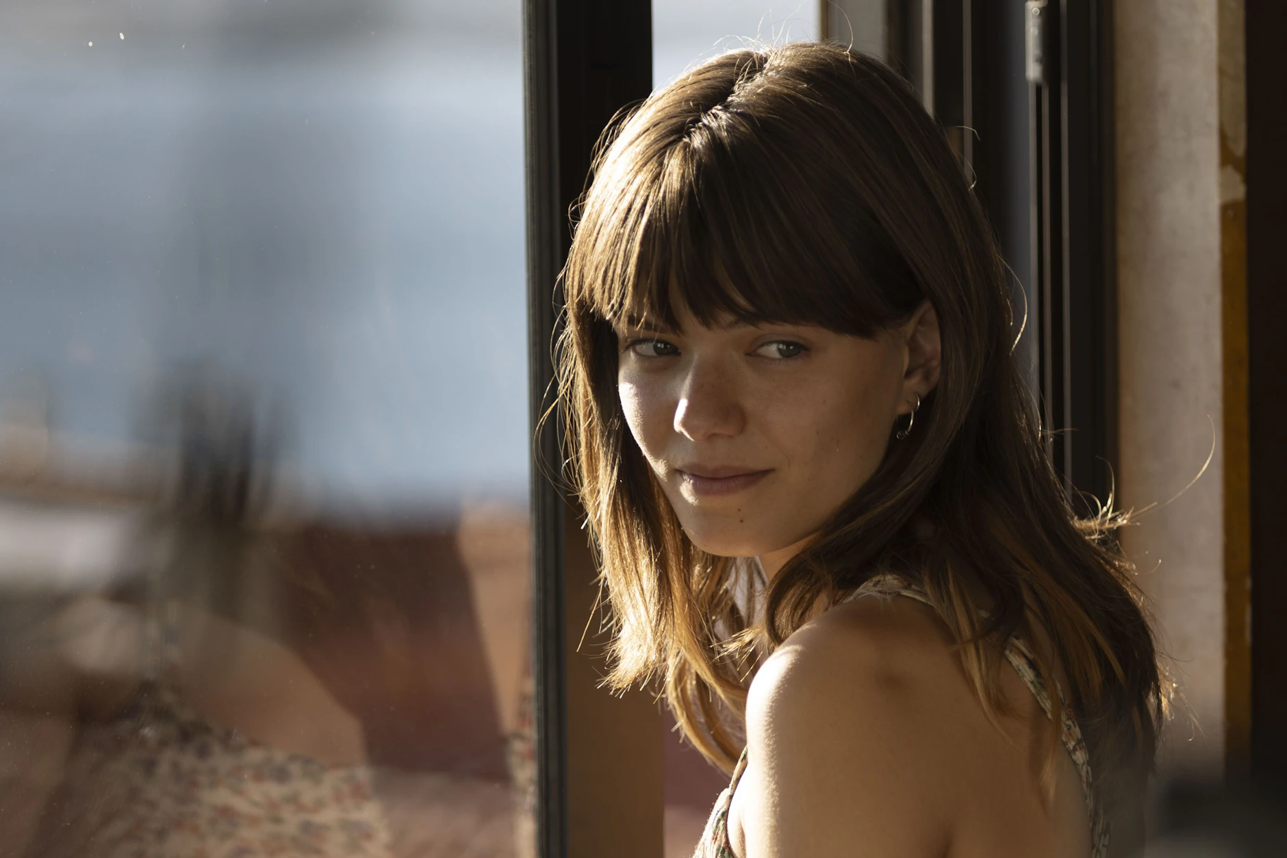 Llúcia Garcia als Marina in dem Film „Romería“ von Carla Simón