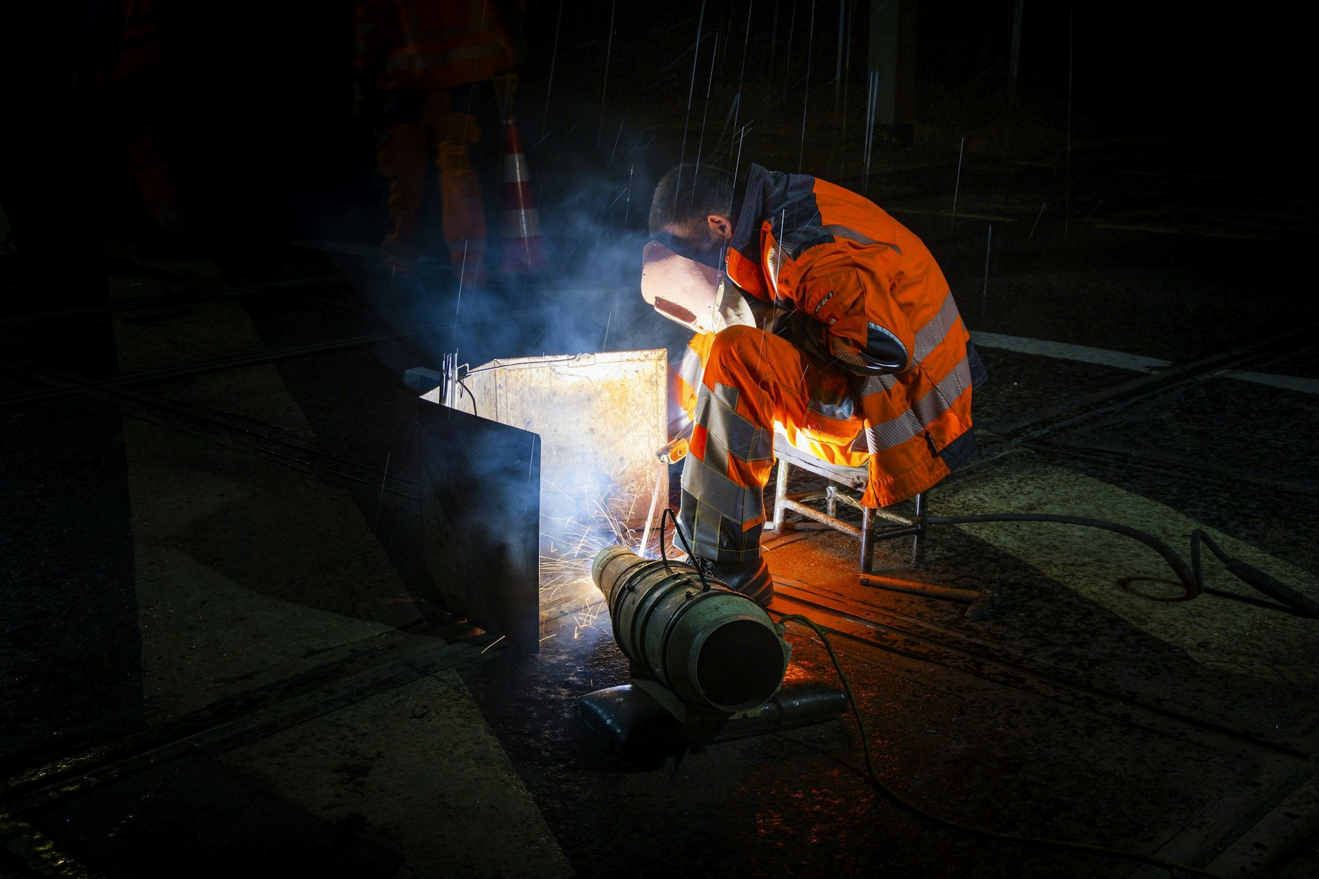 Nächtliche Reparatur an Gleisen: Oft entfällt die Zulage für die fehlende Stunde Nachtarbeit bei der Uhrumstellung.
