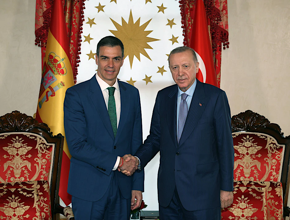 Warum Spaniens Kurs im Iran-Konflikt in der Türkei für Applaus sorgt