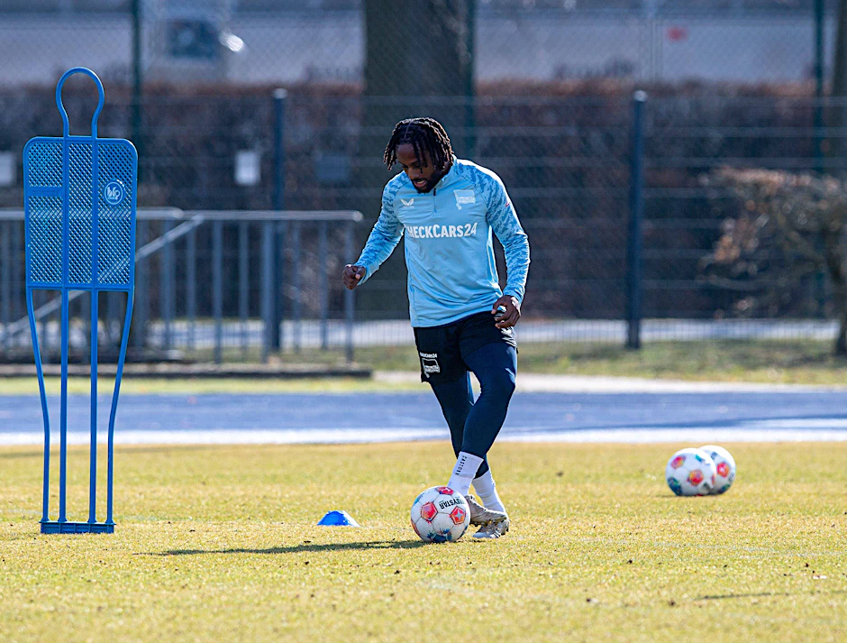 Neue Hoffnung bei Hertha BSC: Kämpfer Deyo Zeefuik ist nach seiner Knieverletzung wieder am Ball