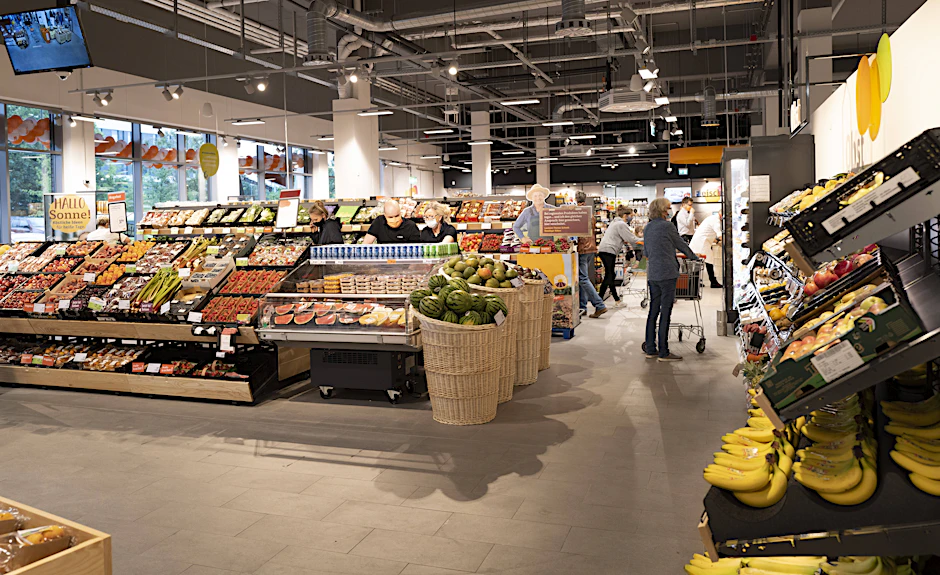 In vielen Tegut-Filialen kaufen täglich tausende Kunden ein – doch nun steht die Supermarktkette vor dem Aus in Deutschland.