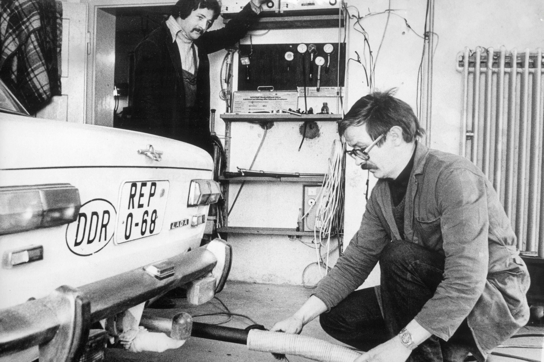 In den Werkstätten der DDR wurden auch Ladas repariert.