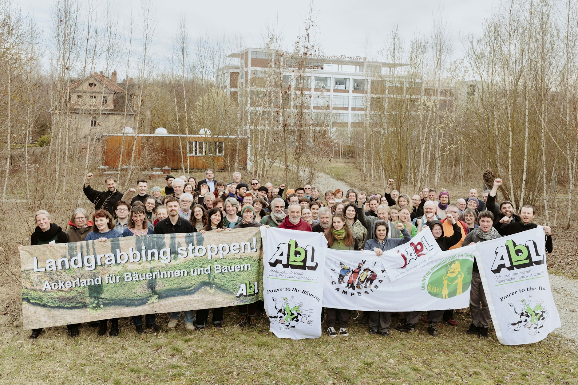 Teilnehmerinnen und Teilnehmer des Bodenkongresses in Apolda diskutieren über Investorenkäufe, steigende Bodenpreise und den Zugang zu Land.