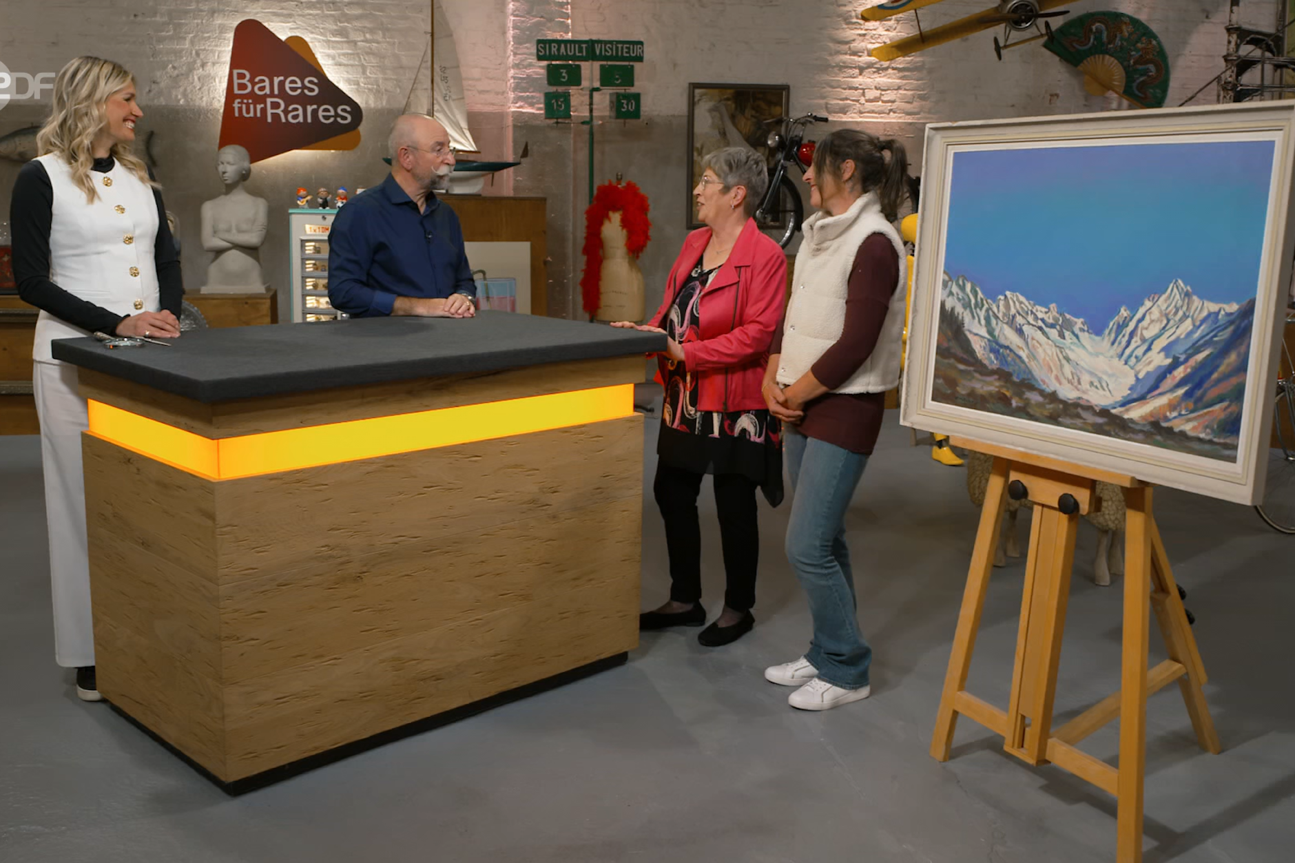 Für wie viel Geld geht dieses Gemälde bei „Bares für Rares“ weg? Eine erste Idee gibt's von Expertin Bianca Berding bei der Expertise. Da staunt auch Moderator Horst Lichter!