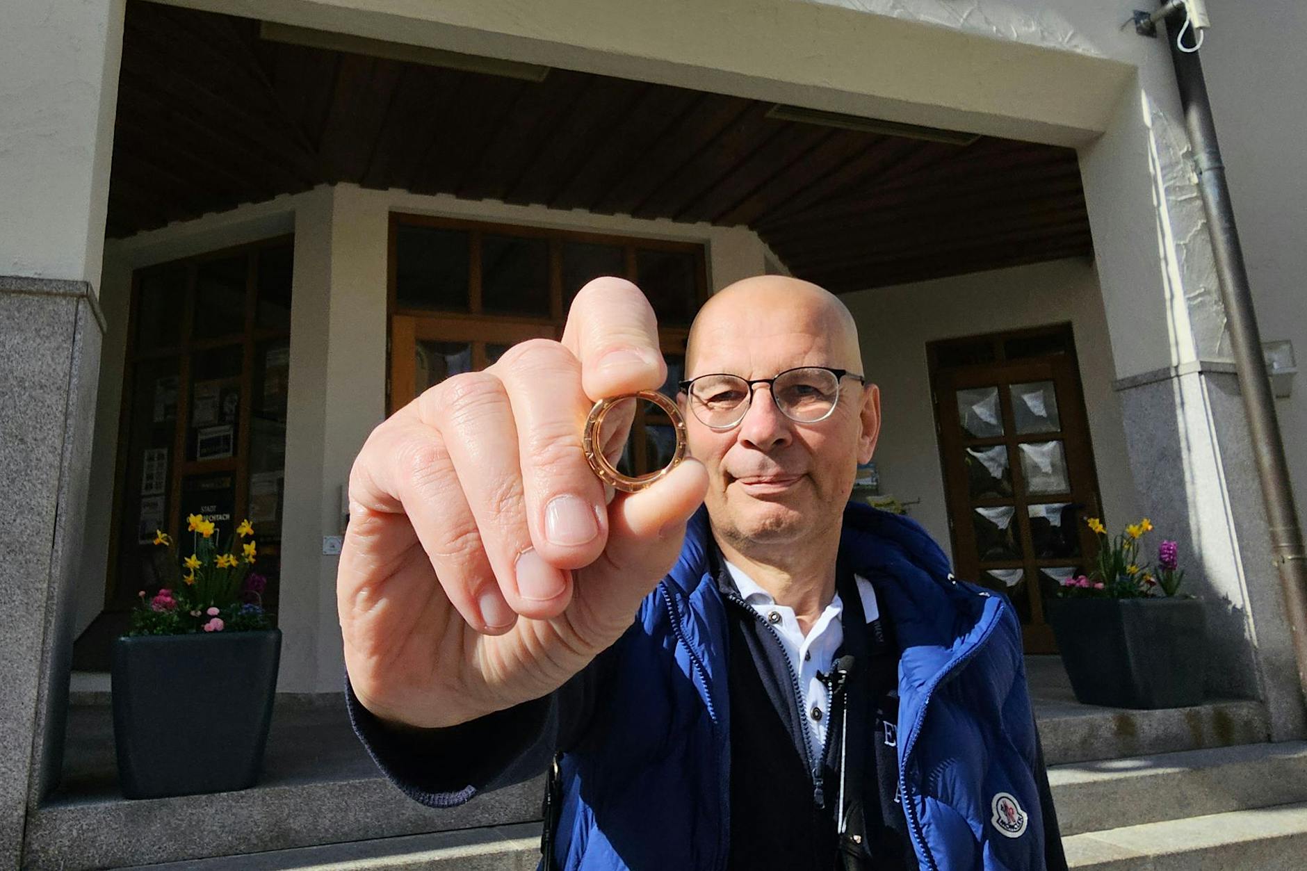 Lkw-Fahrer rettet das Eheglück von diesem Berliner