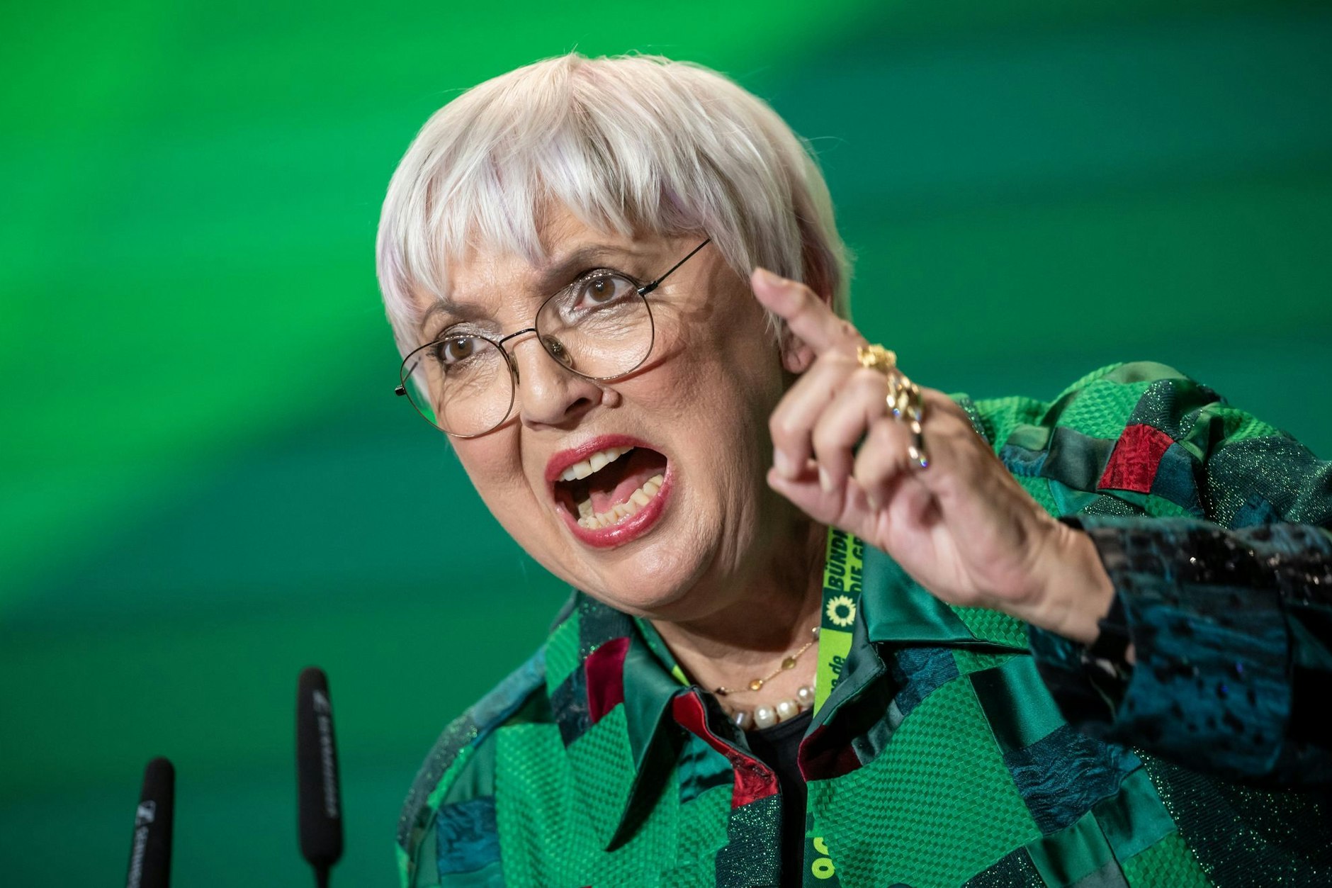 Aufgrund der Wahlrechtsreform, die bei der letzten Bundestagswahl zum Tragen kam, zog Claudia Roth von den Grünen in den Bundestag ein.