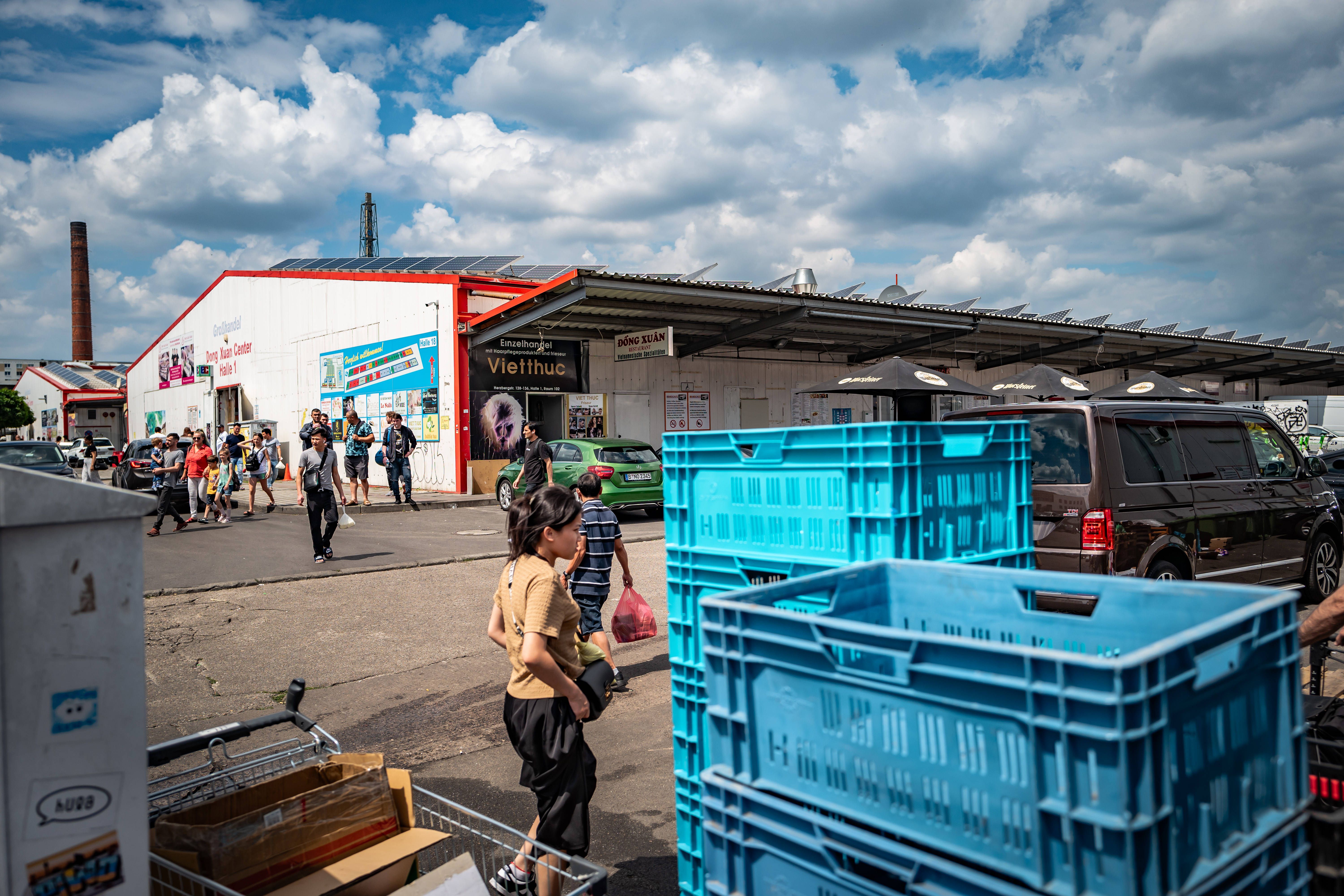 Klein-Hanoi auf altem DDR-Boden: Ein Besuch im Dong-Xuan-Center in Lichtenberg