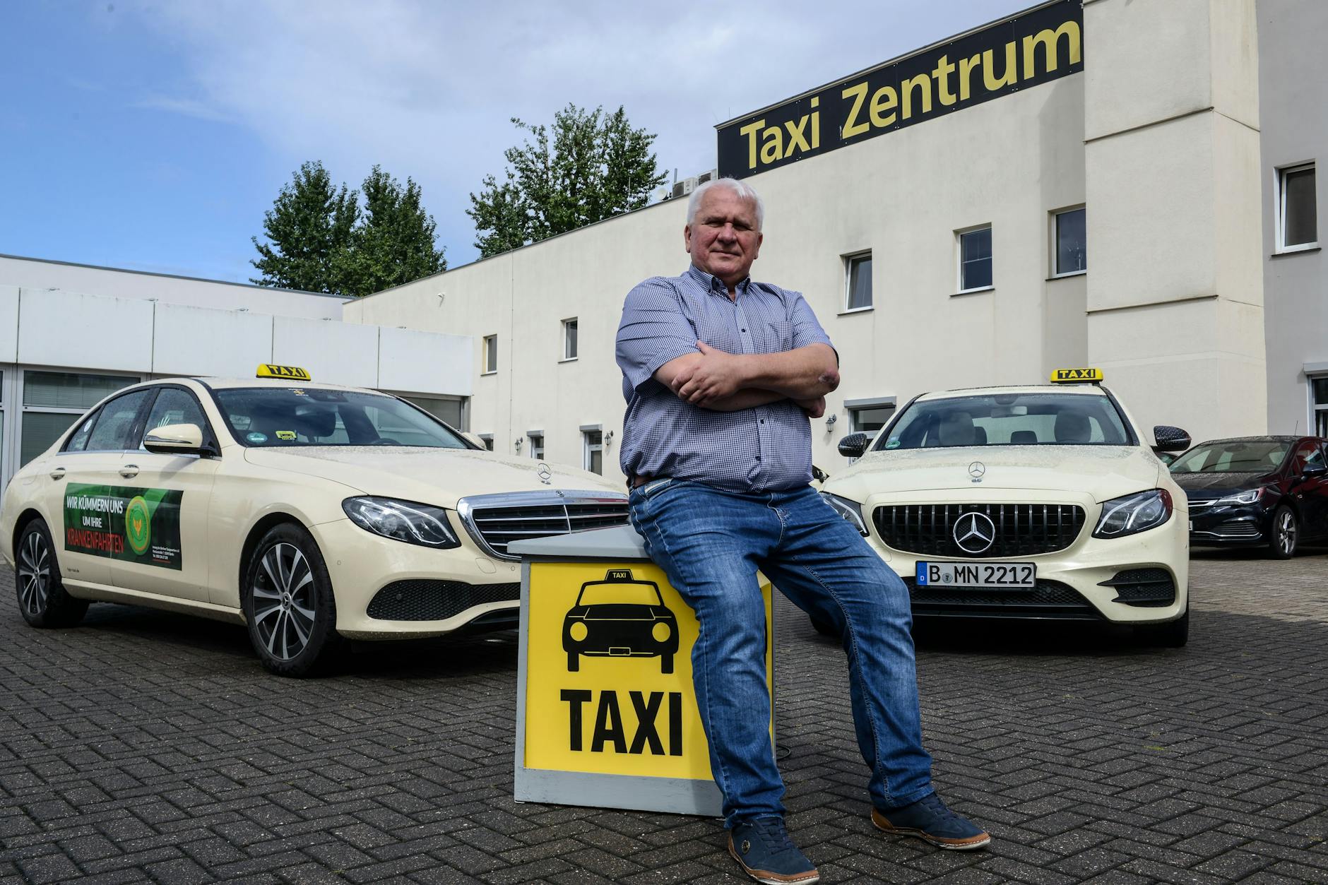 Der Berliner Taxifahrer Leszek Nadolski verrät, wie er tankt.