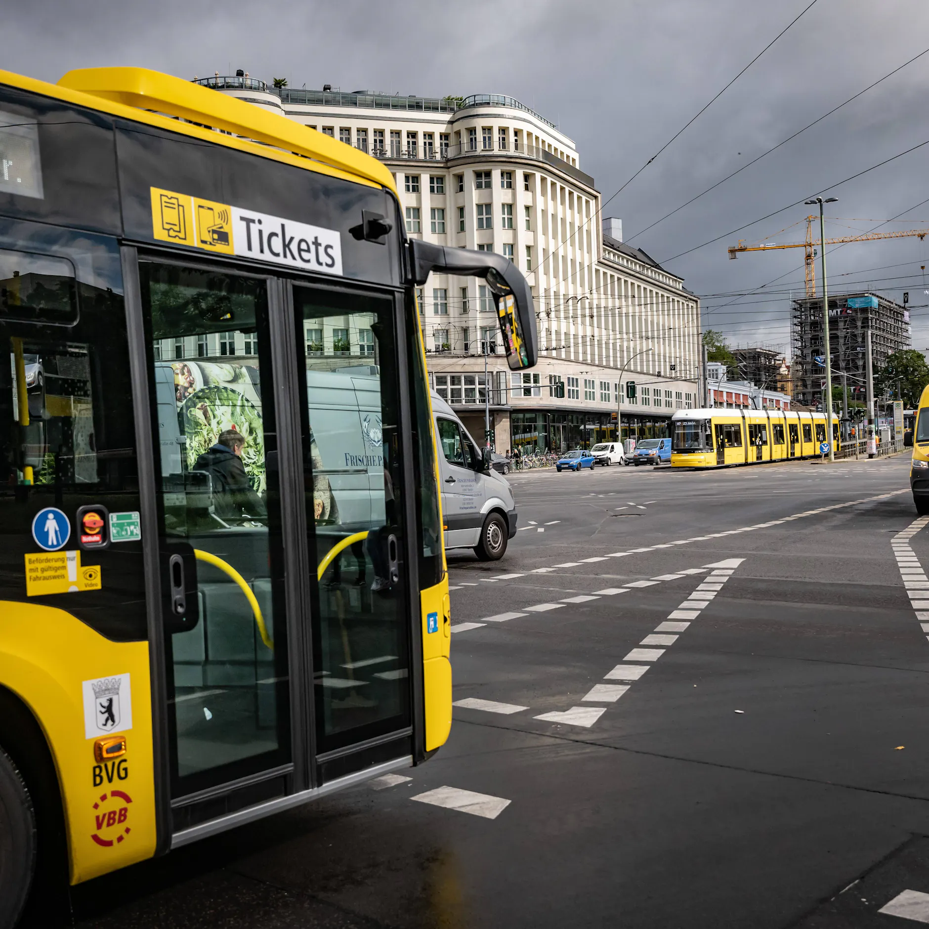 Image - Spritpreise explodieren: Drohen jetzt in Berlin höhere BVG- und Taxipreise?
