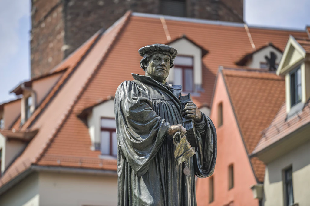Statue auf dem Marktplatz von Eisleben, dem Geburtsort des Reformators