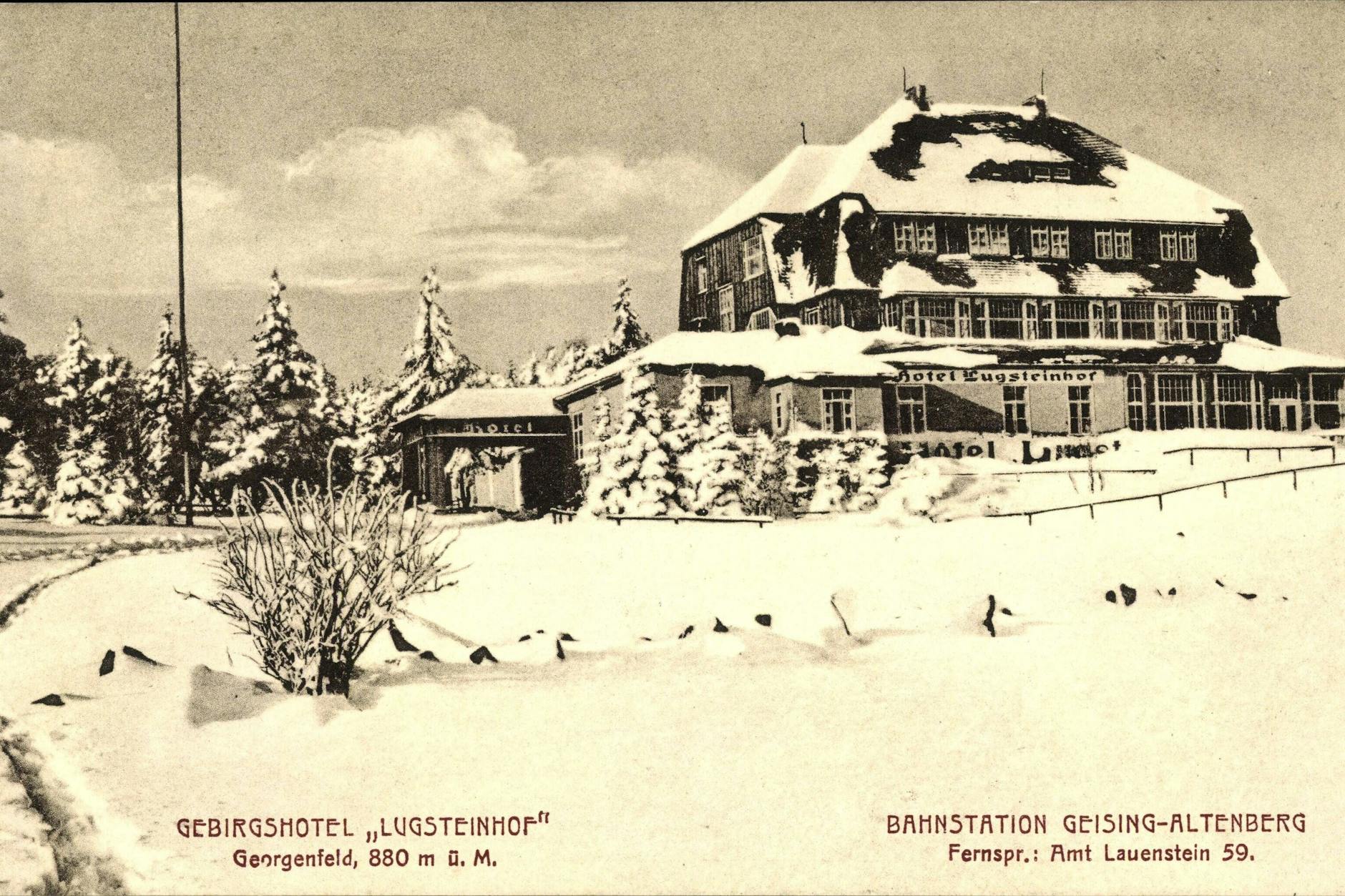 Das frühere Hotel Lugsteinhof war wesentlich kleiner, wurde 1975 gesprengt. Danach entstand auf dem Gelände eine Ferienanlage für Stasi-Mitarbeiter.